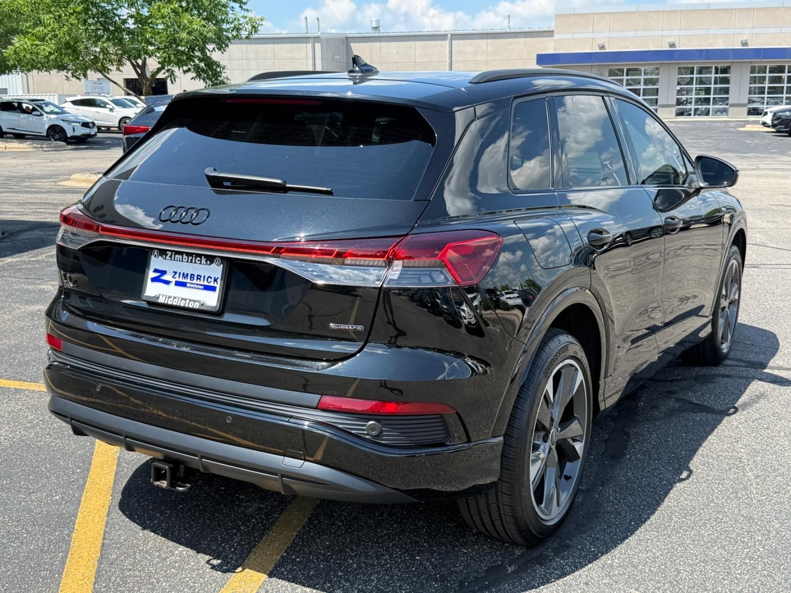 Audi Q4 e-tron Vehicle Image 03