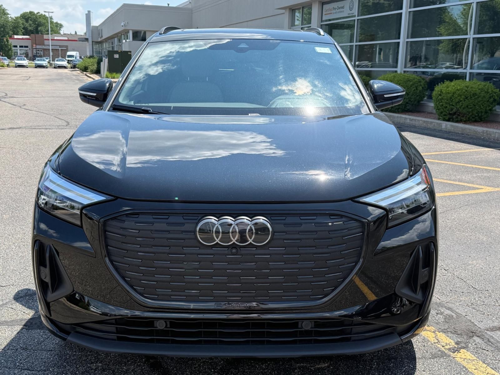Audi Q4 e-tron Vehicle Image 09