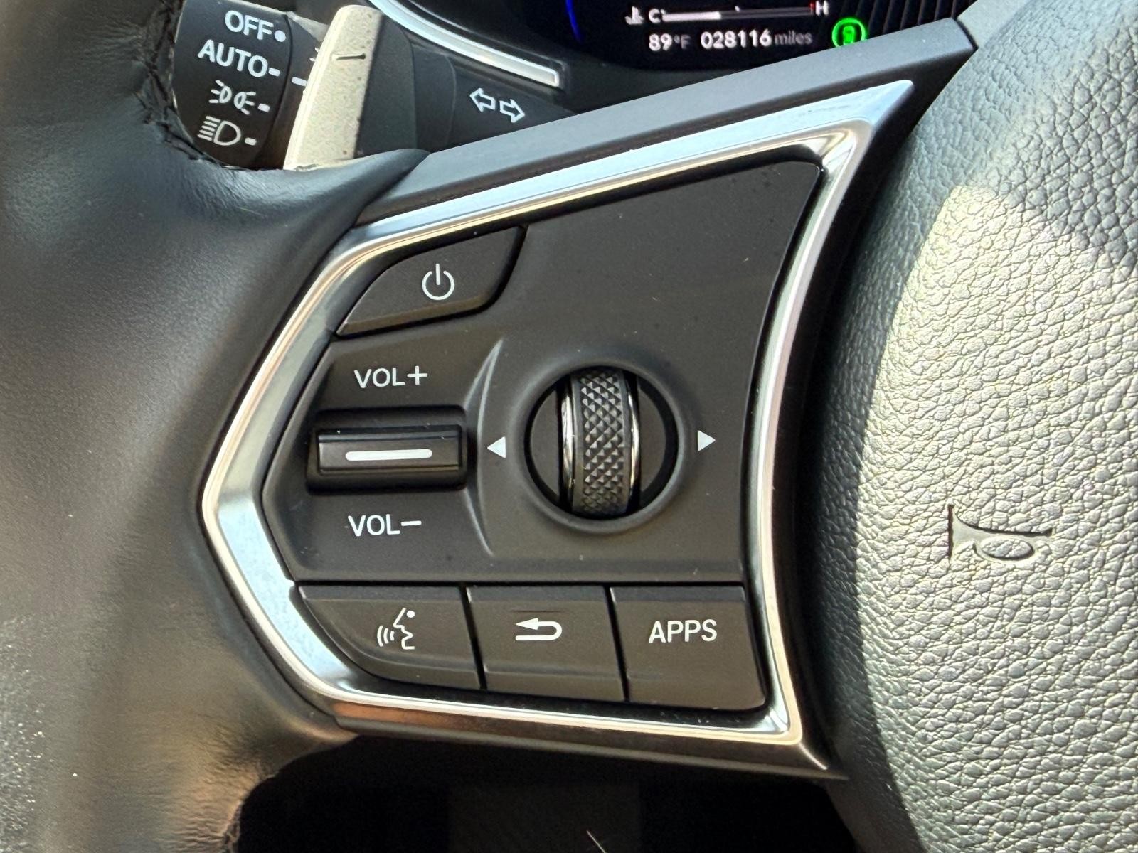 Acura MDX Vehicle Full-screen Gallery Image 17