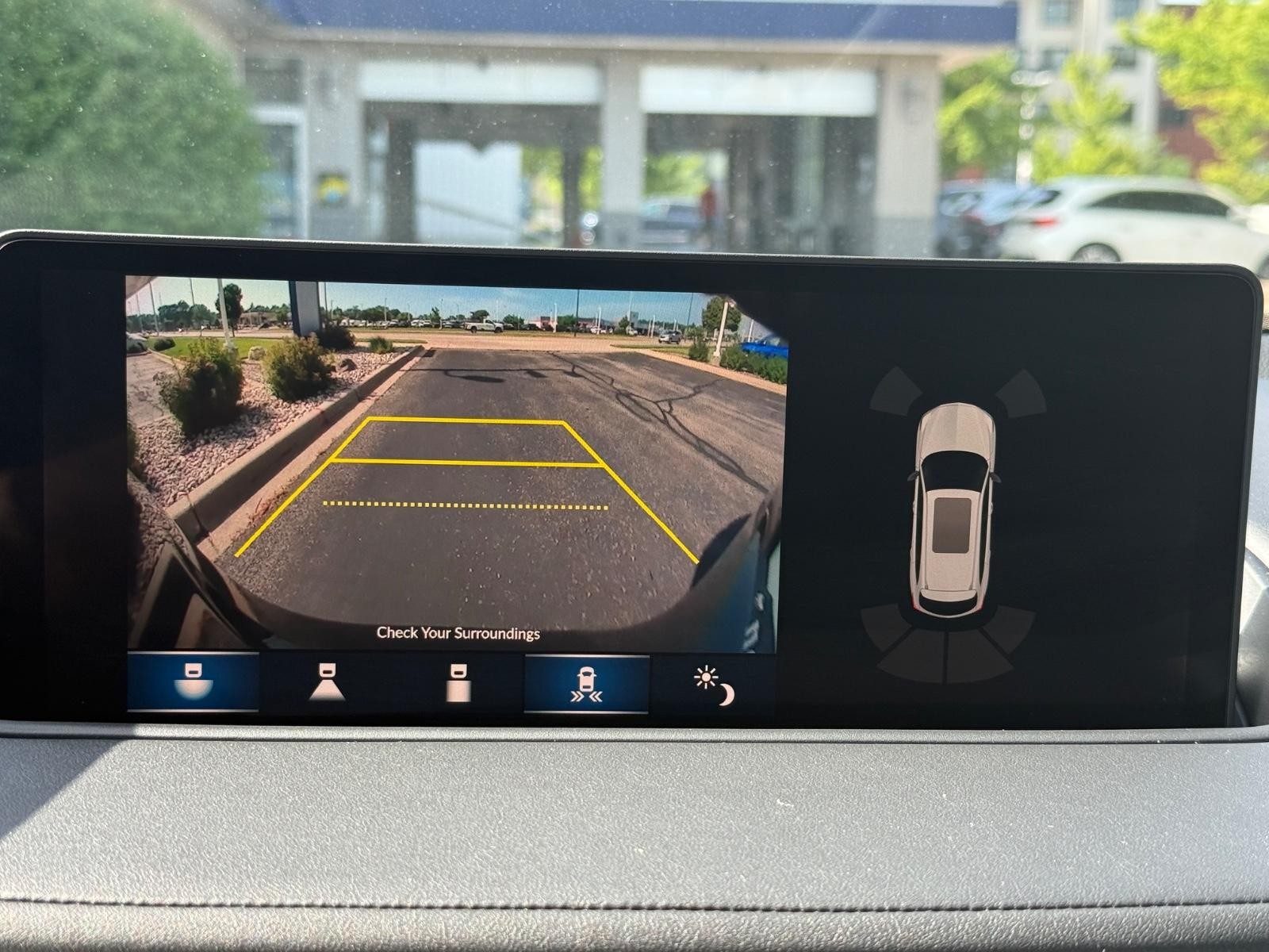 Acura MDX Vehicle Full-screen Gallery Image 20