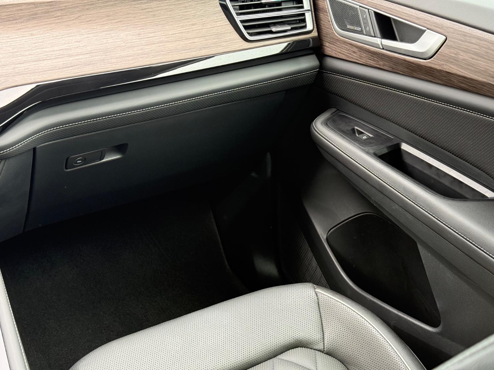 Volkswagen Atlas Vehicle Image 15