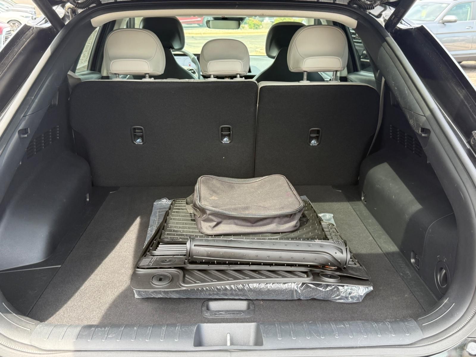 Kia EV6 Vehicle Image 05
