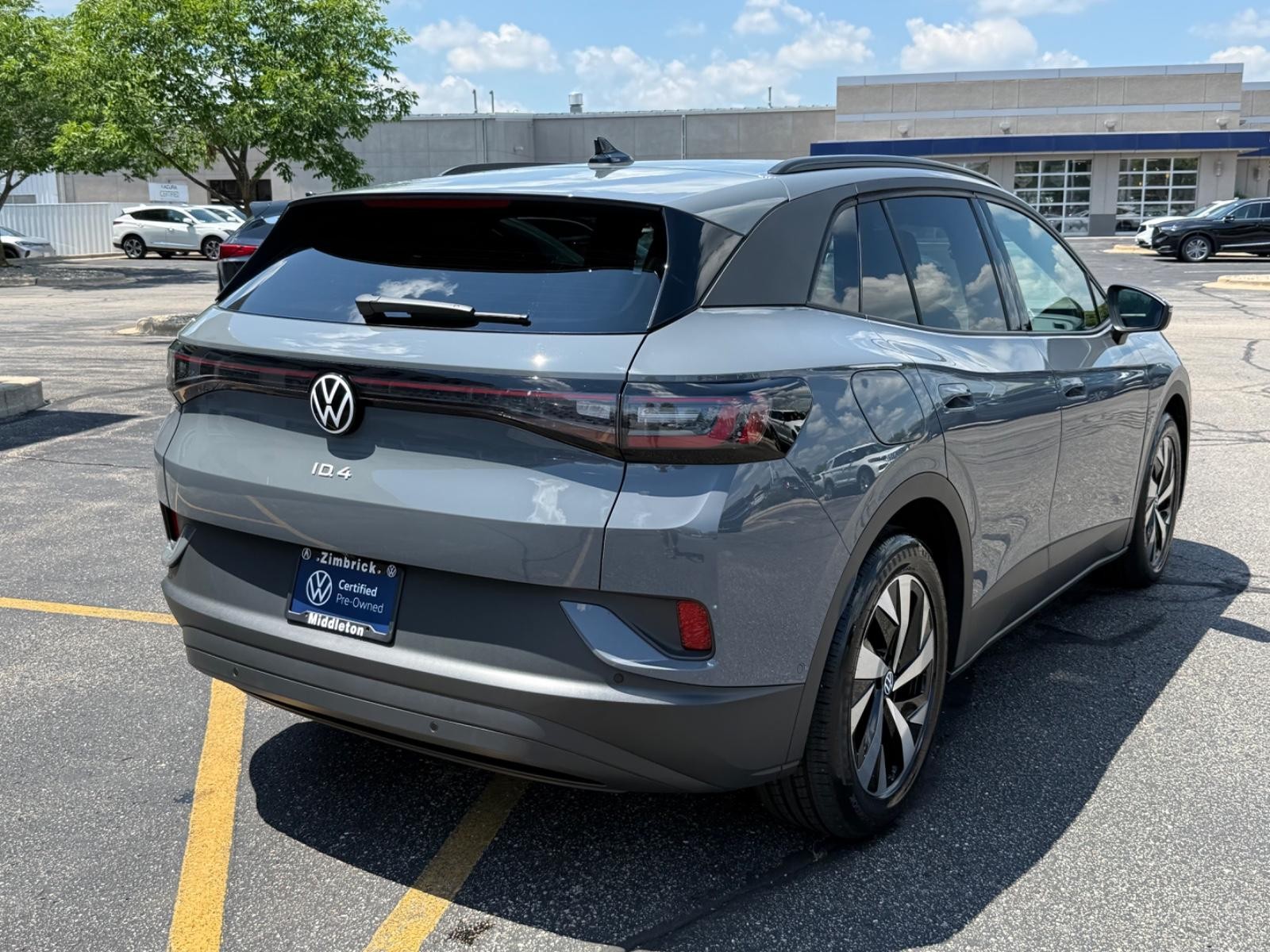Volkswagen ID.4 Vehicle Image 03