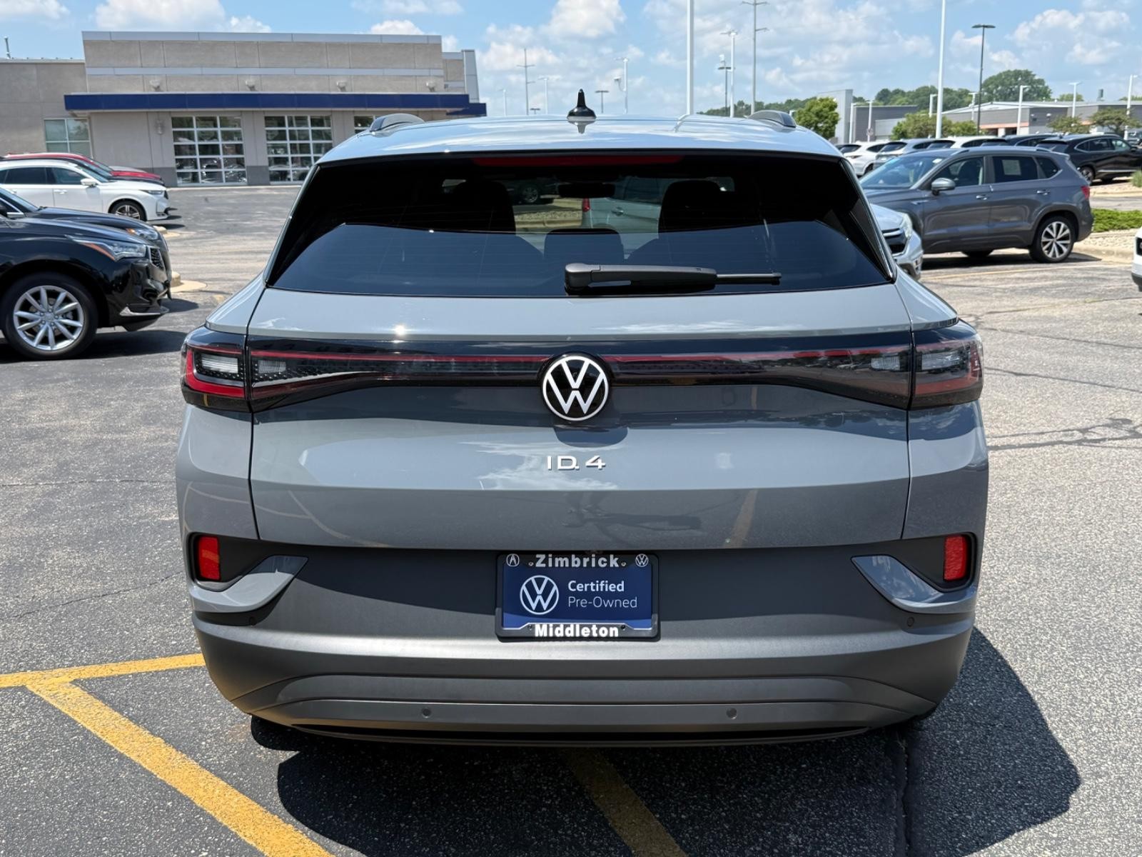 Volkswagen ID.4 Vehicle Image 04