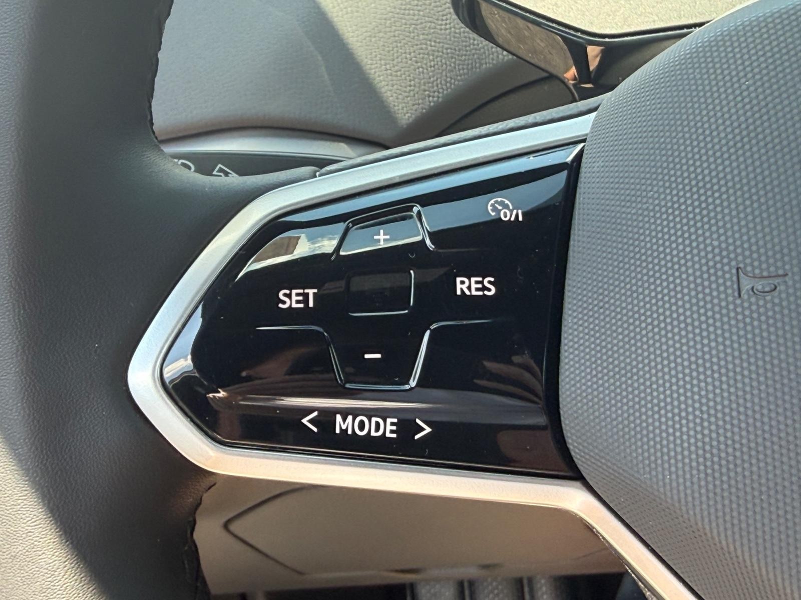 Volkswagen ID.4 Vehicle Image 14