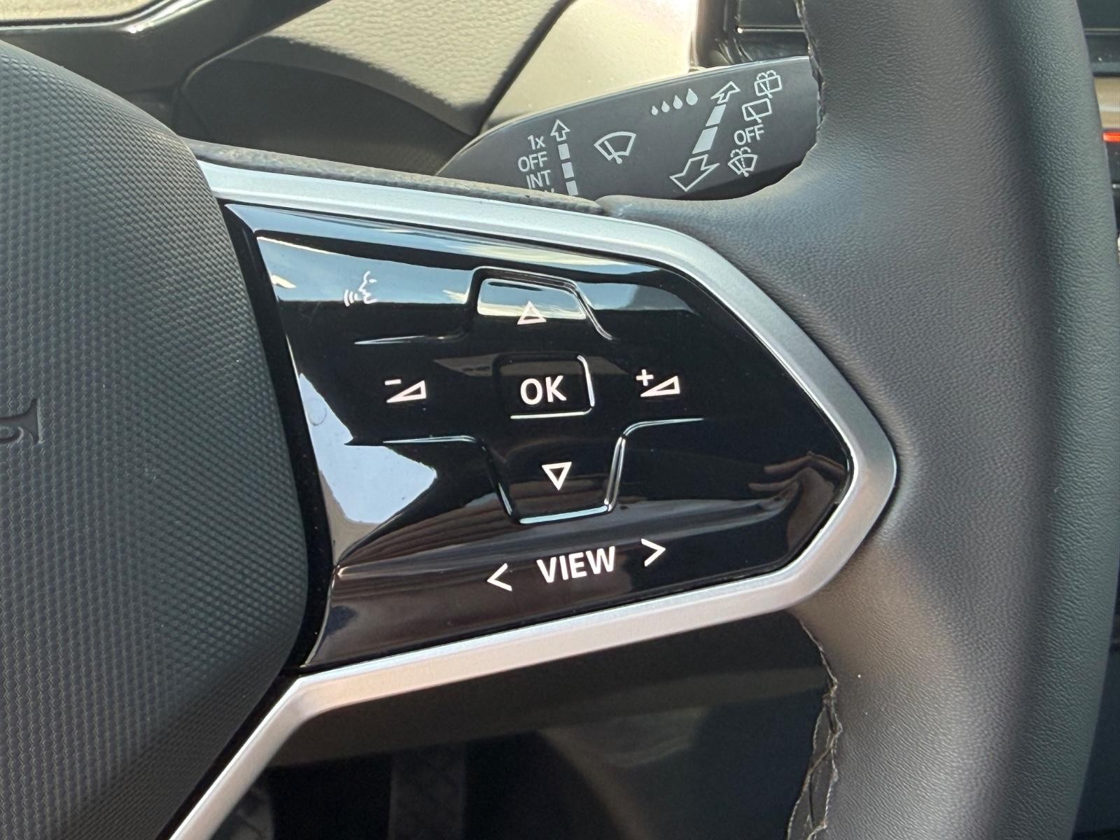 Volkswagen ID.4 Vehicle Image 15