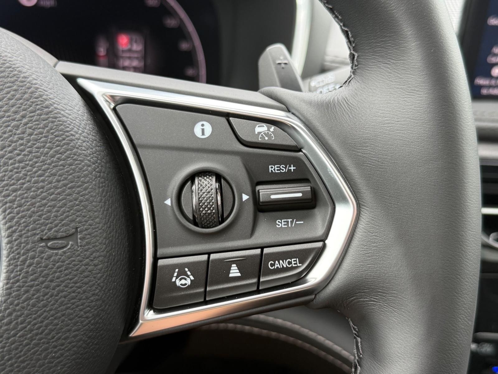 Acura MDX Vehicle Image 13