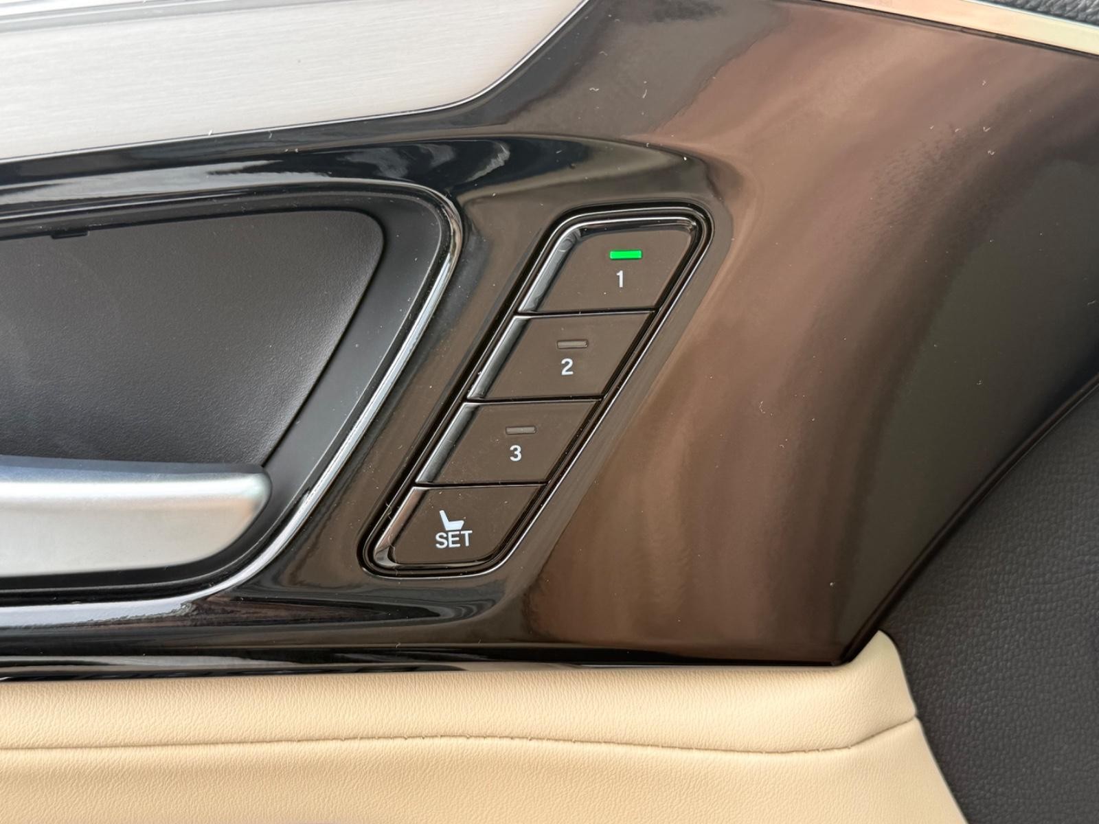 Acura MDX Vehicle Image 11