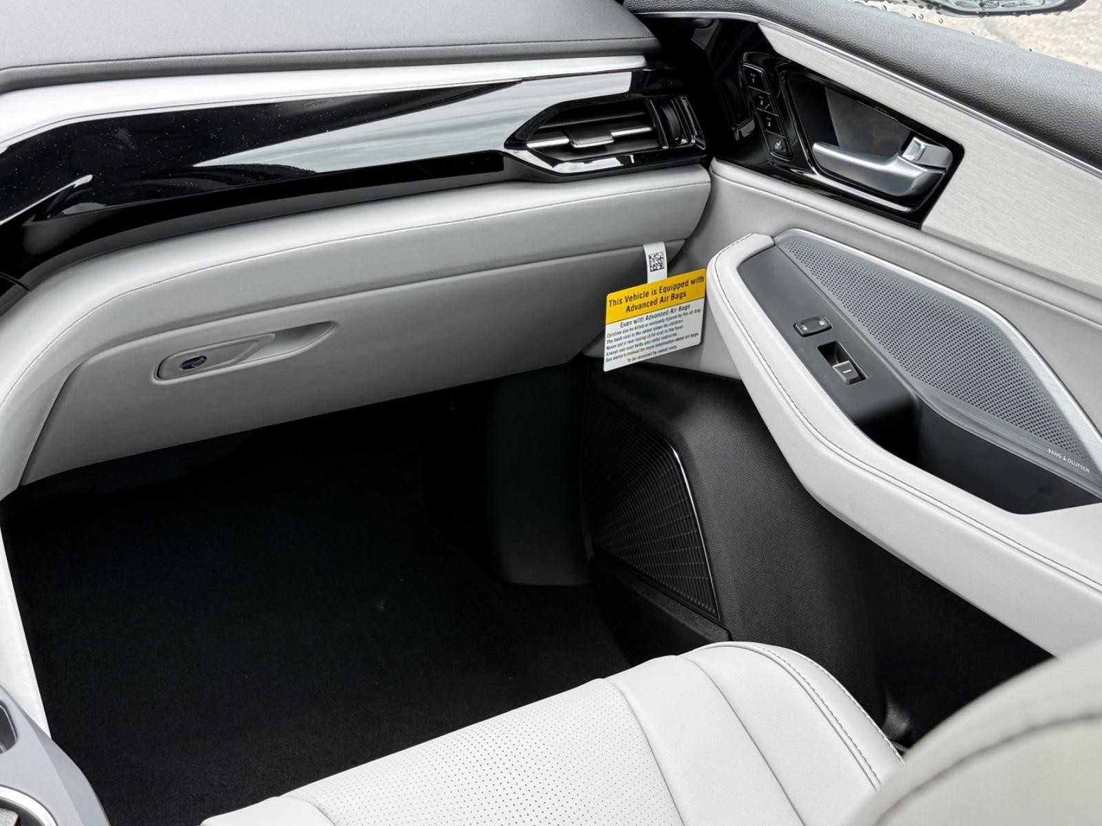 Acura MDX Vehicle Image 10