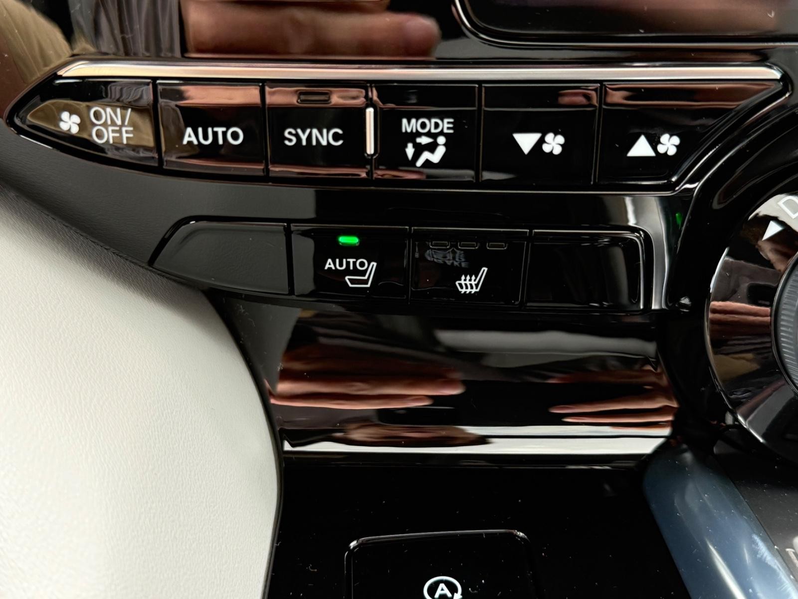 Acura MDX Vehicle Image 15