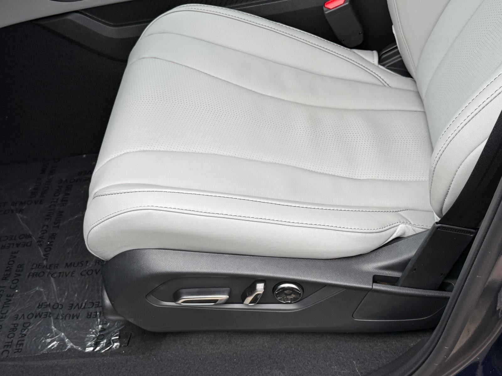 Acura MDX Vehicle Image 17