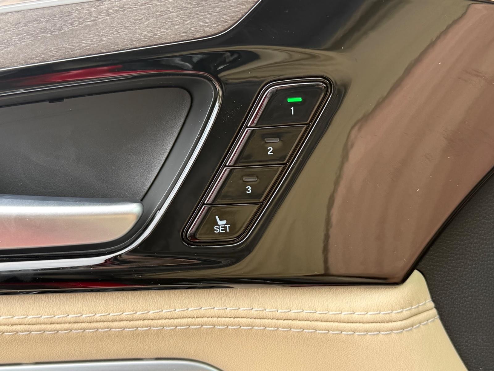 Acura MDX Vehicle Image 11