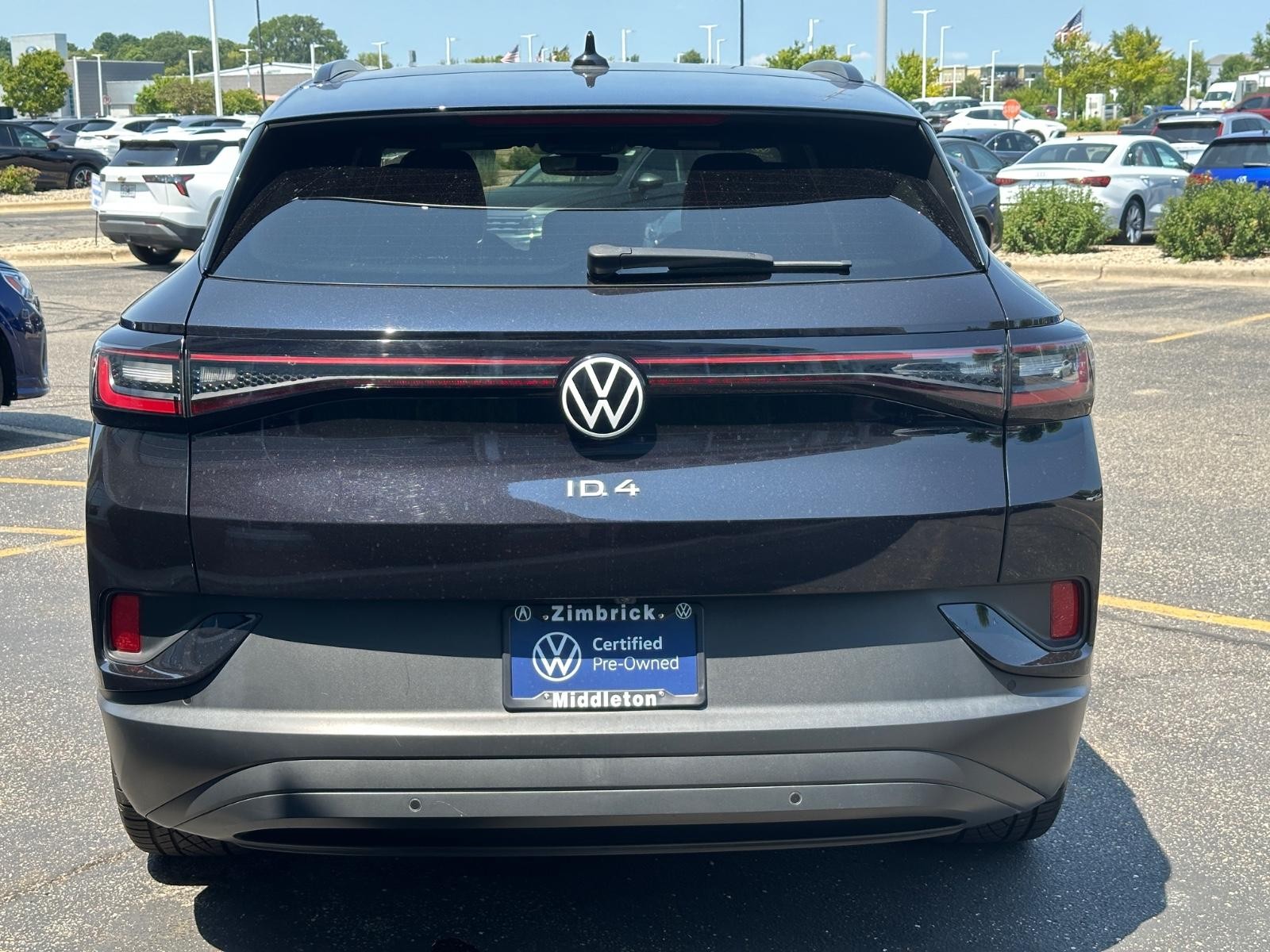 Volkswagen ID.4 Vehicle Image 04