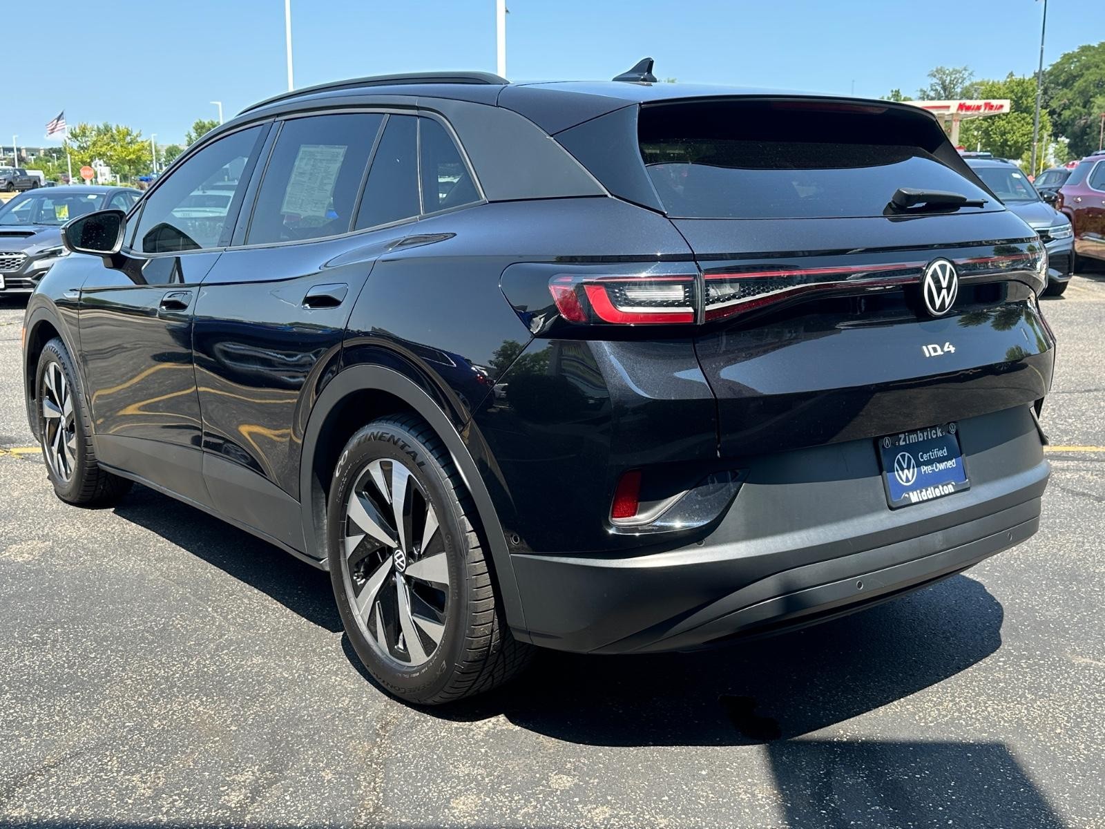 Volkswagen ID.4 Vehicle Image 05