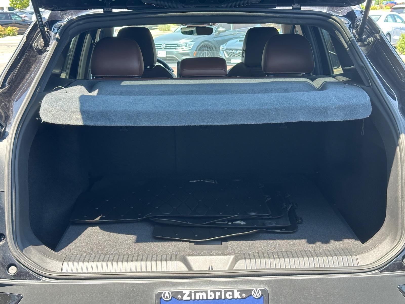 Volkswagen ID.4 Vehicle Image 06