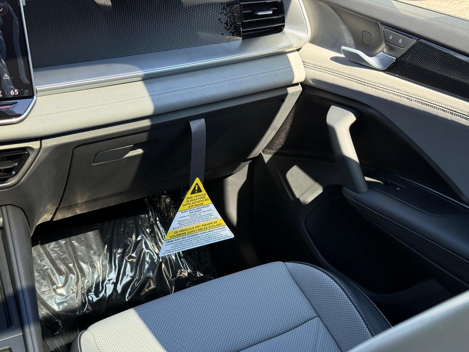 Volkswagen Tiguan Vehicle Image 09