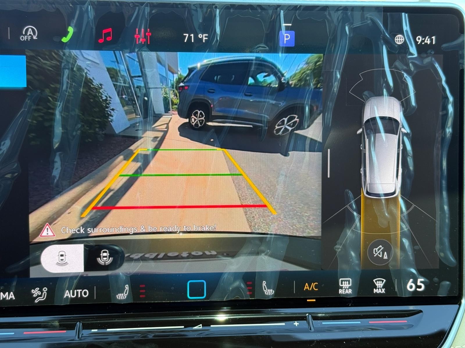 Volkswagen Tiguan Vehicle Image 14