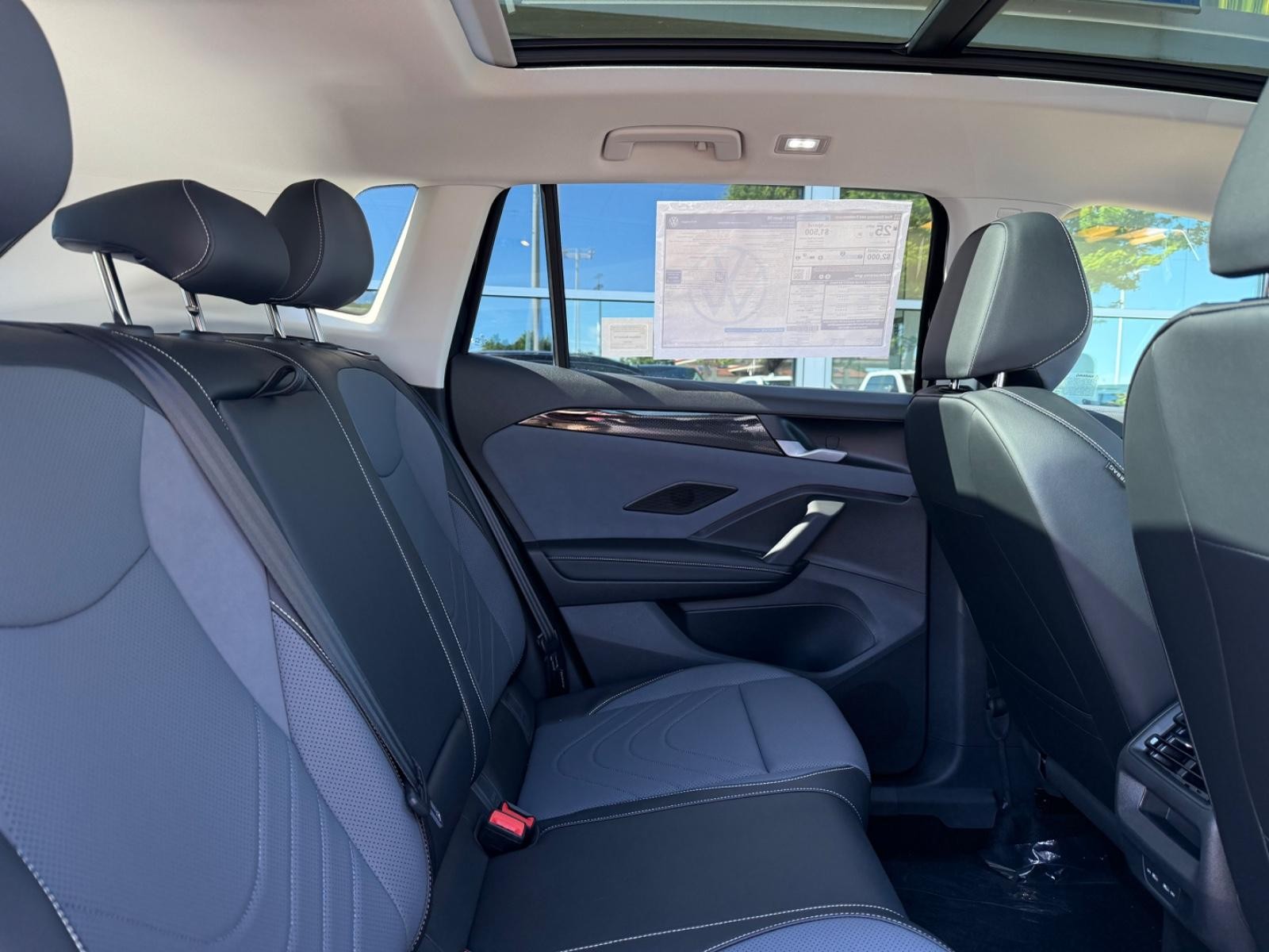 Volkswagen Tiguan Vehicle Image 05