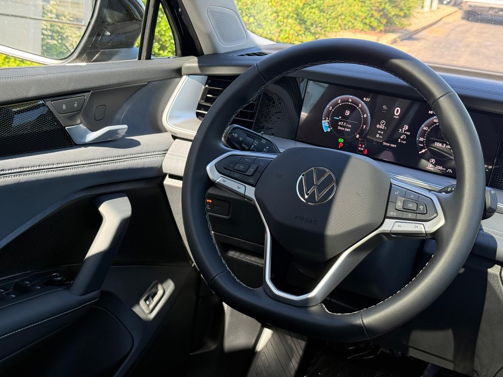 Volkswagen Tiguan Vehicle Image 08