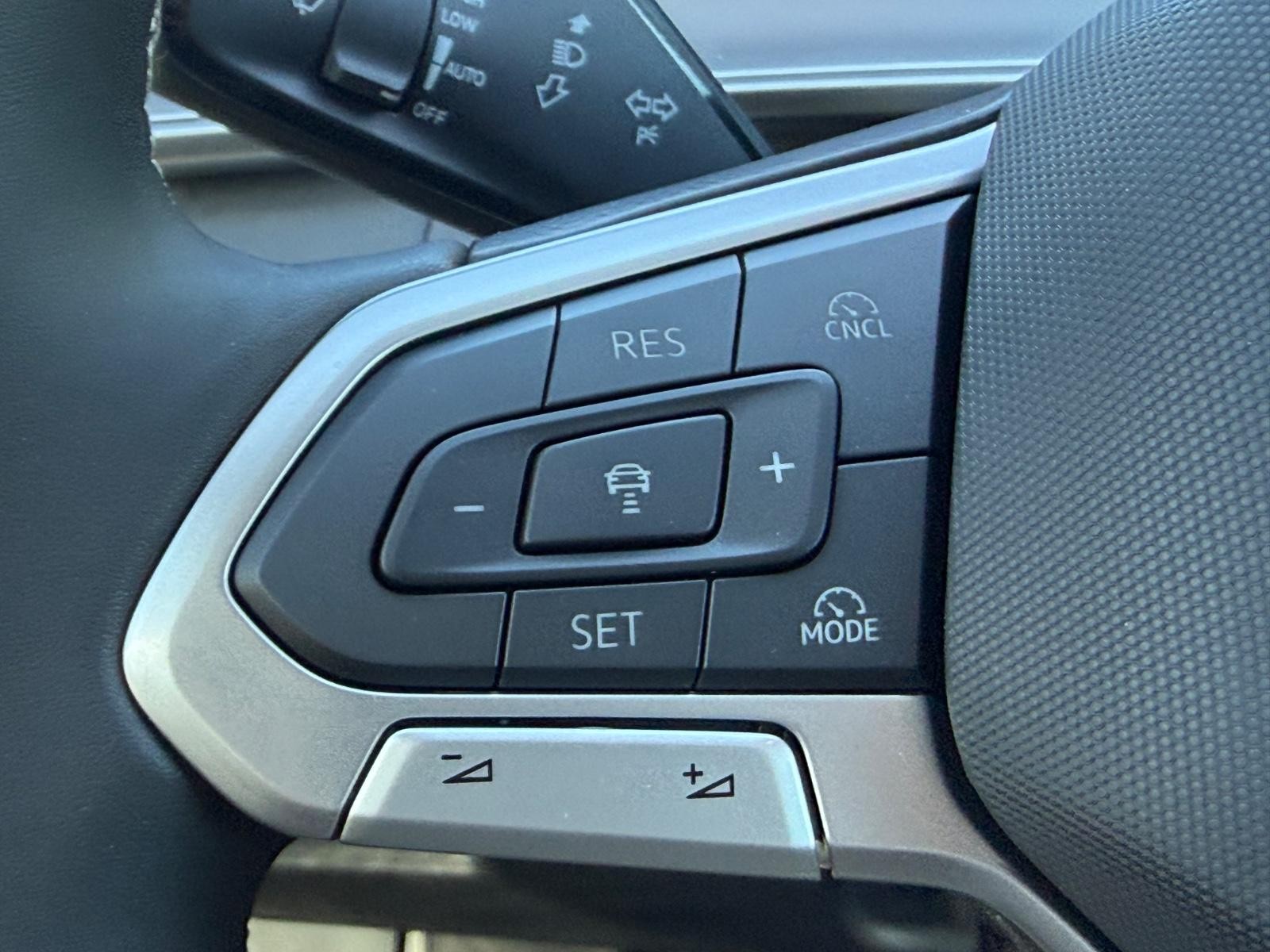 Volkswagen Tiguan Vehicle Image 10