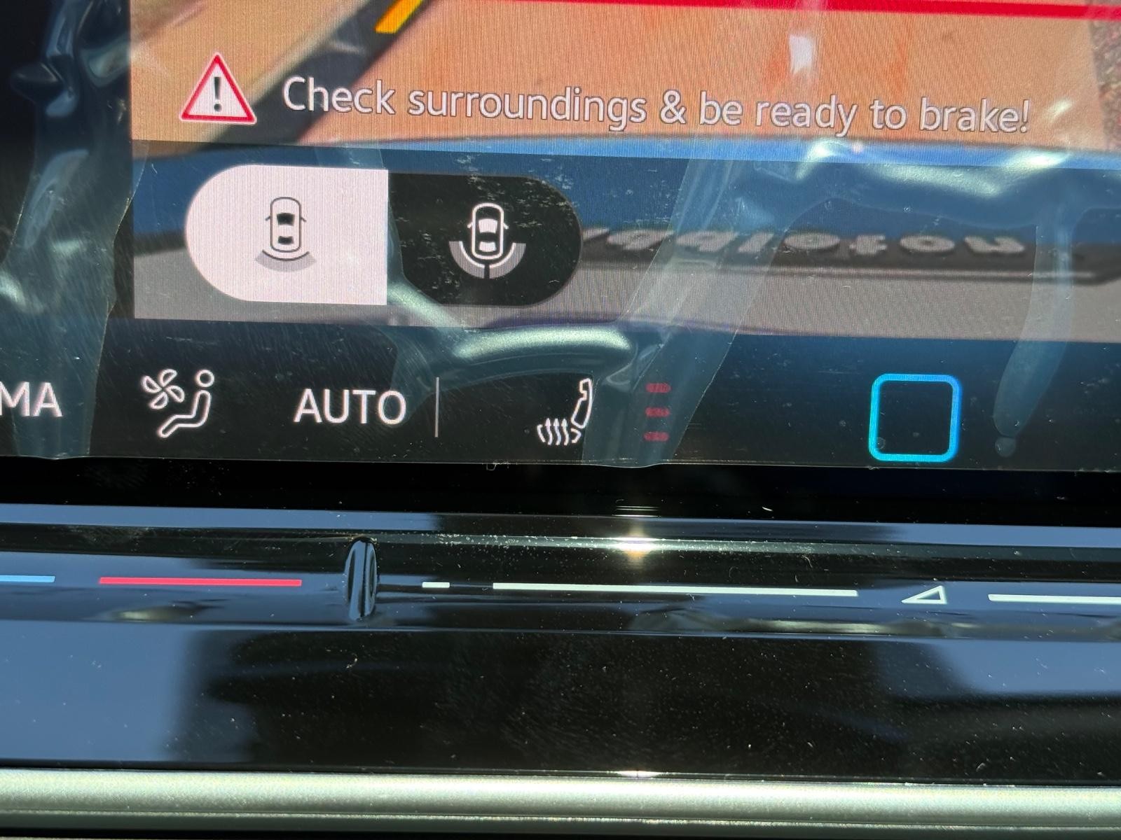 Volkswagen Tiguan Vehicle Image 14