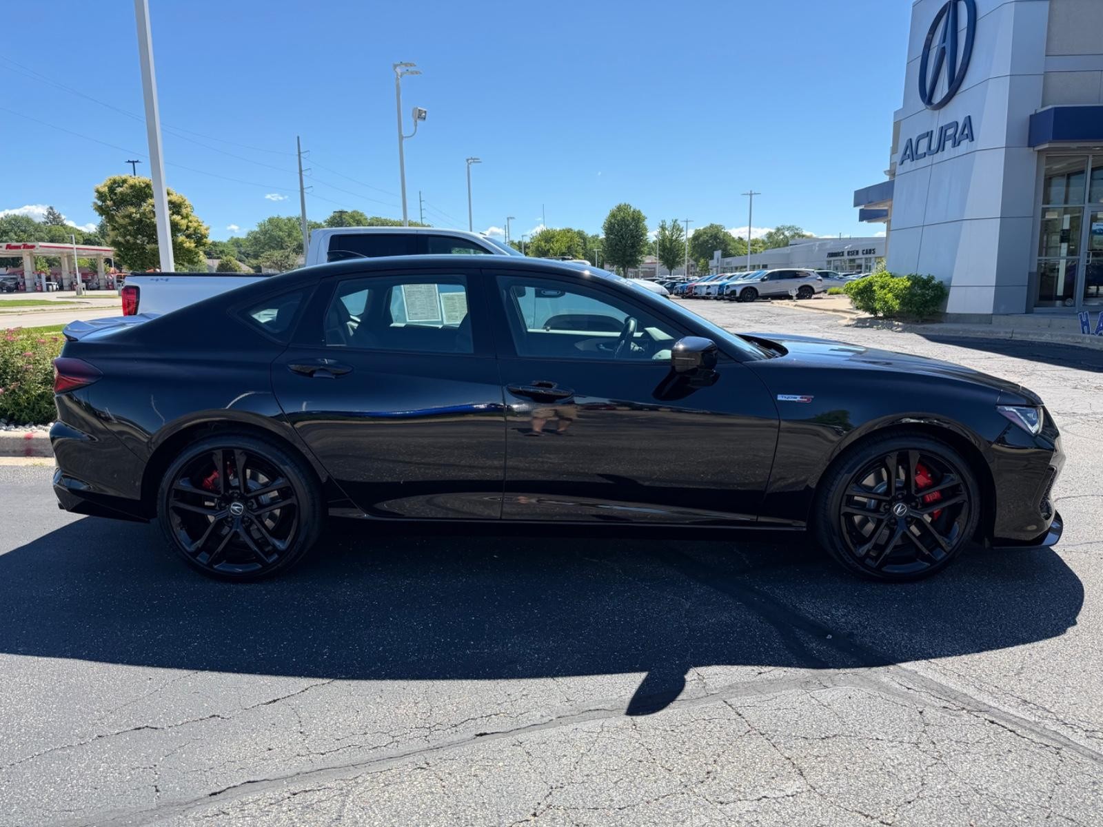 Acura TLX Vehicle Full-screen Gallery Image 02