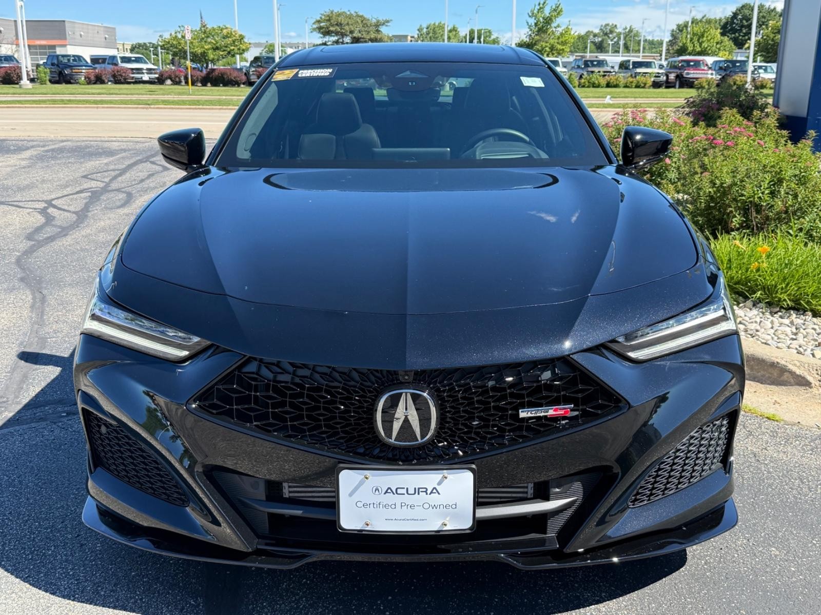 Acura TLX Vehicle Full-screen Gallery Image 09