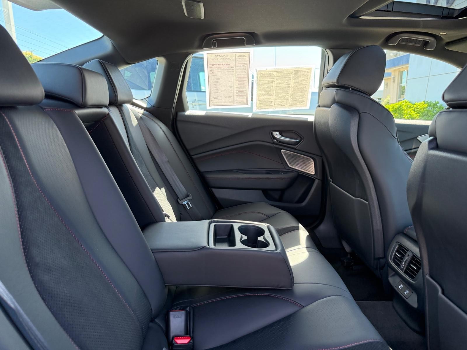Acura TLX Vehicle Full-screen Gallery Image 10