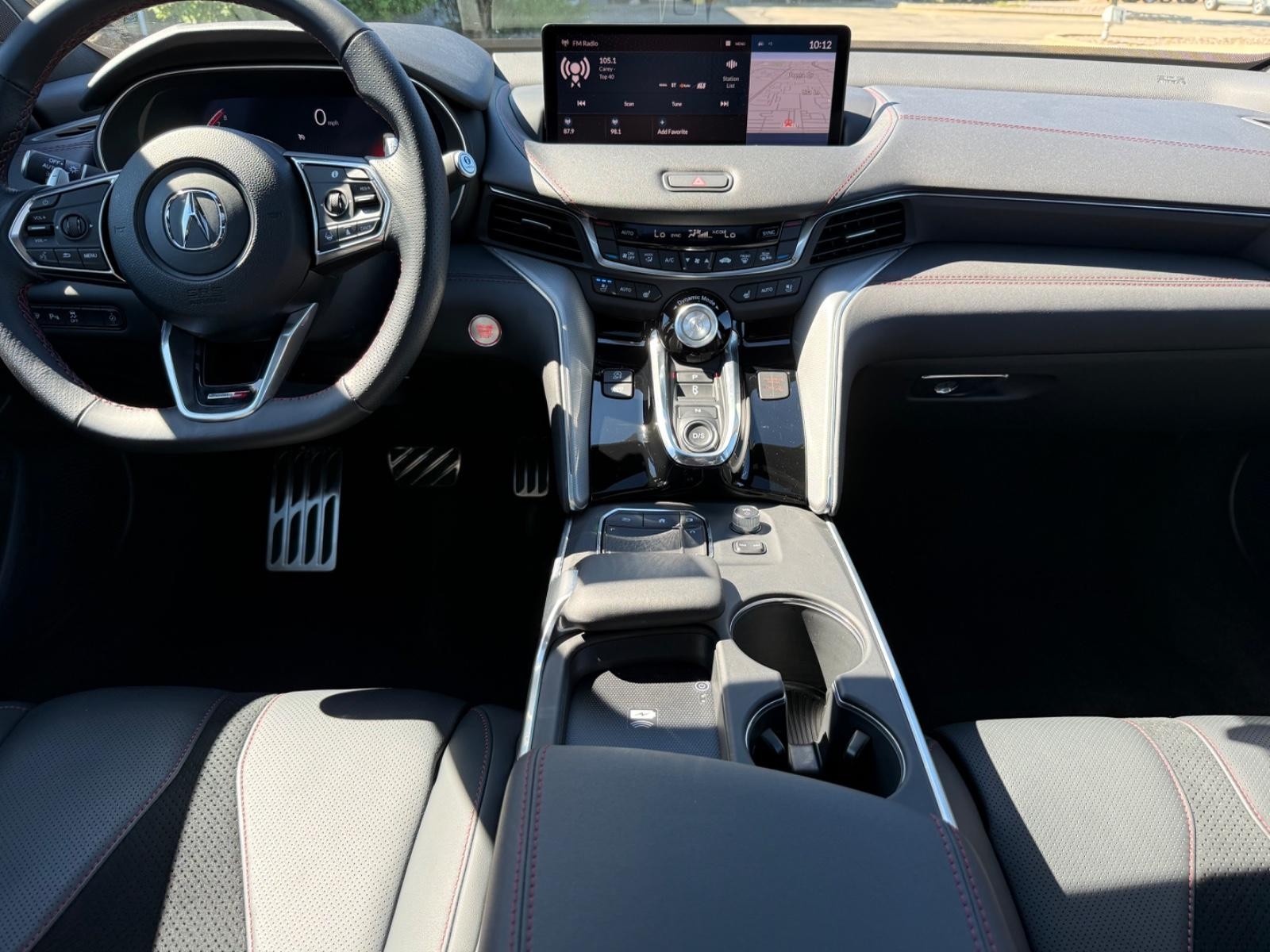 Acura TLX Vehicle Full-screen Gallery Image 11