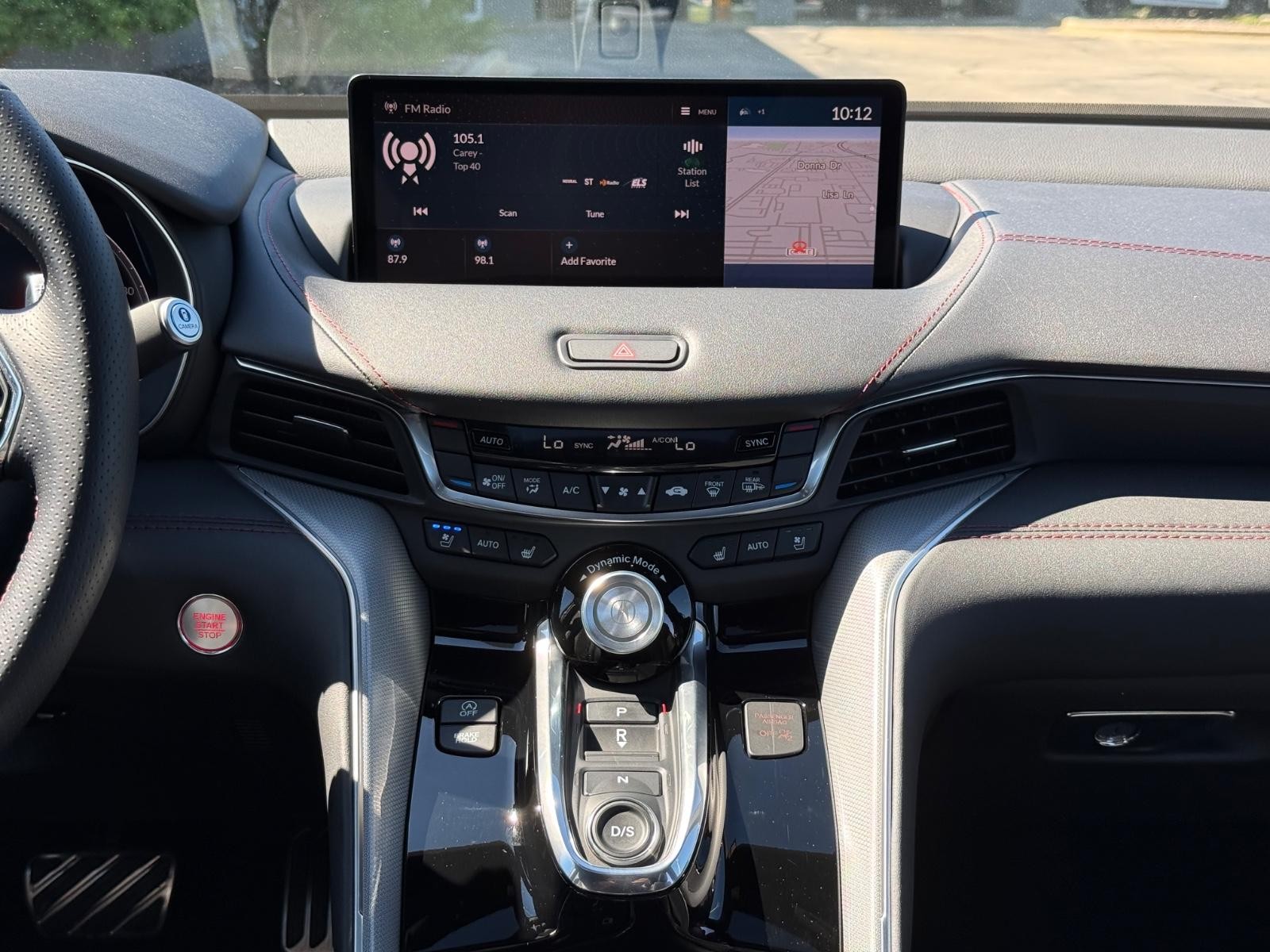 Acura TLX Vehicle Full-screen Gallery Image 12