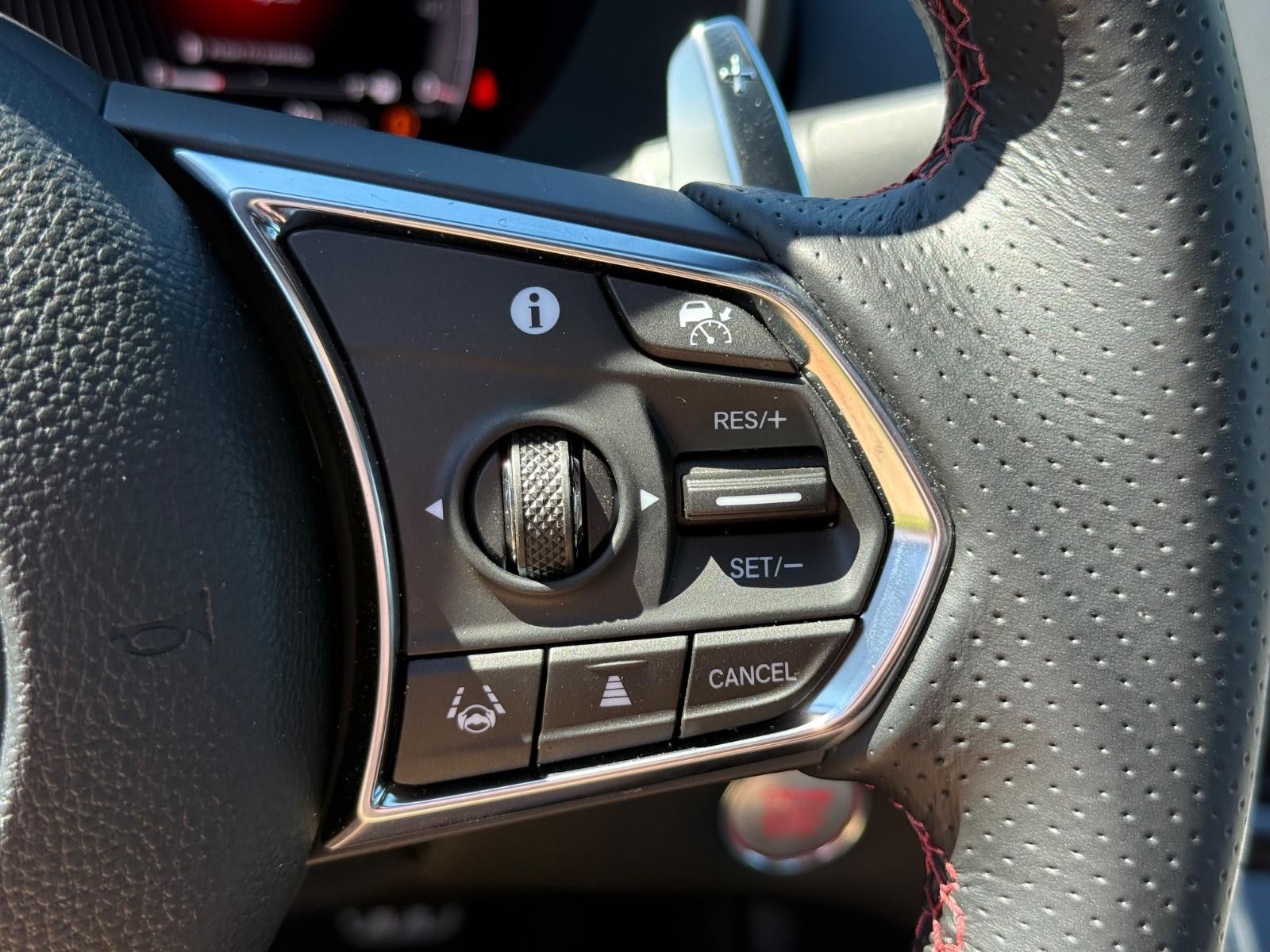 Acura TLX Vehicle Full-screen Gallery Image 19
