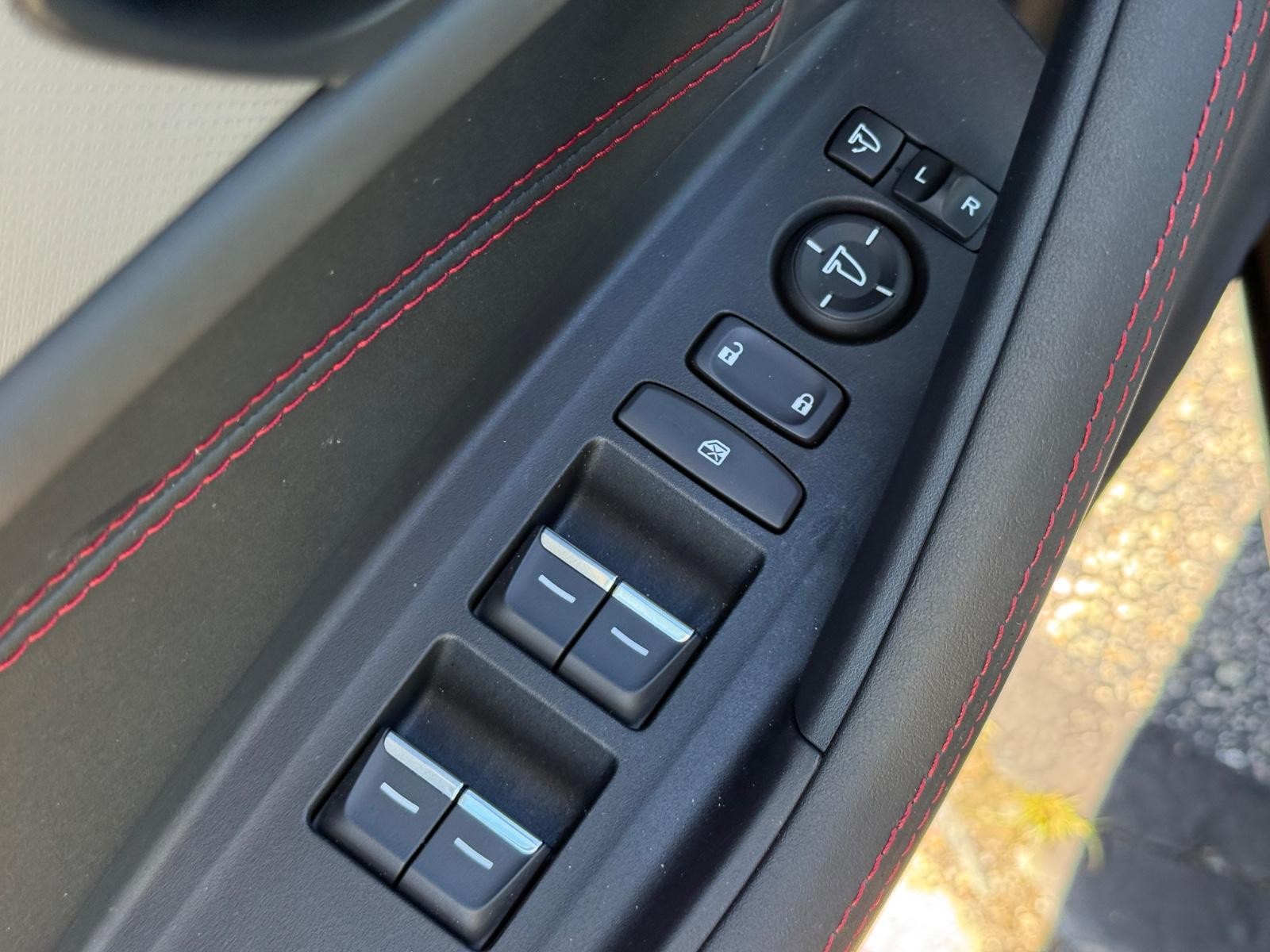 Acura TLX Vehicle Full-screen Gallery Image 23