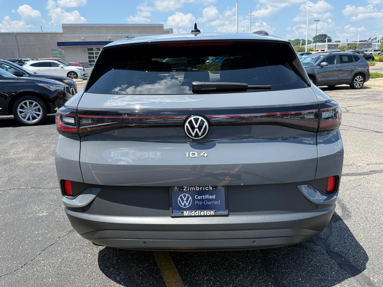 Volkswagen ID.4 Vehicle Image 04