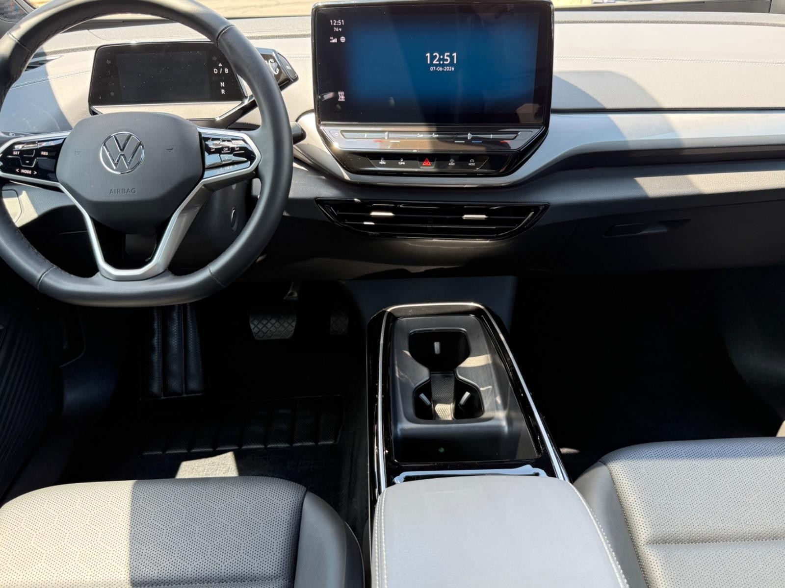 Volkswagen ID.4 Vehicle Image 10