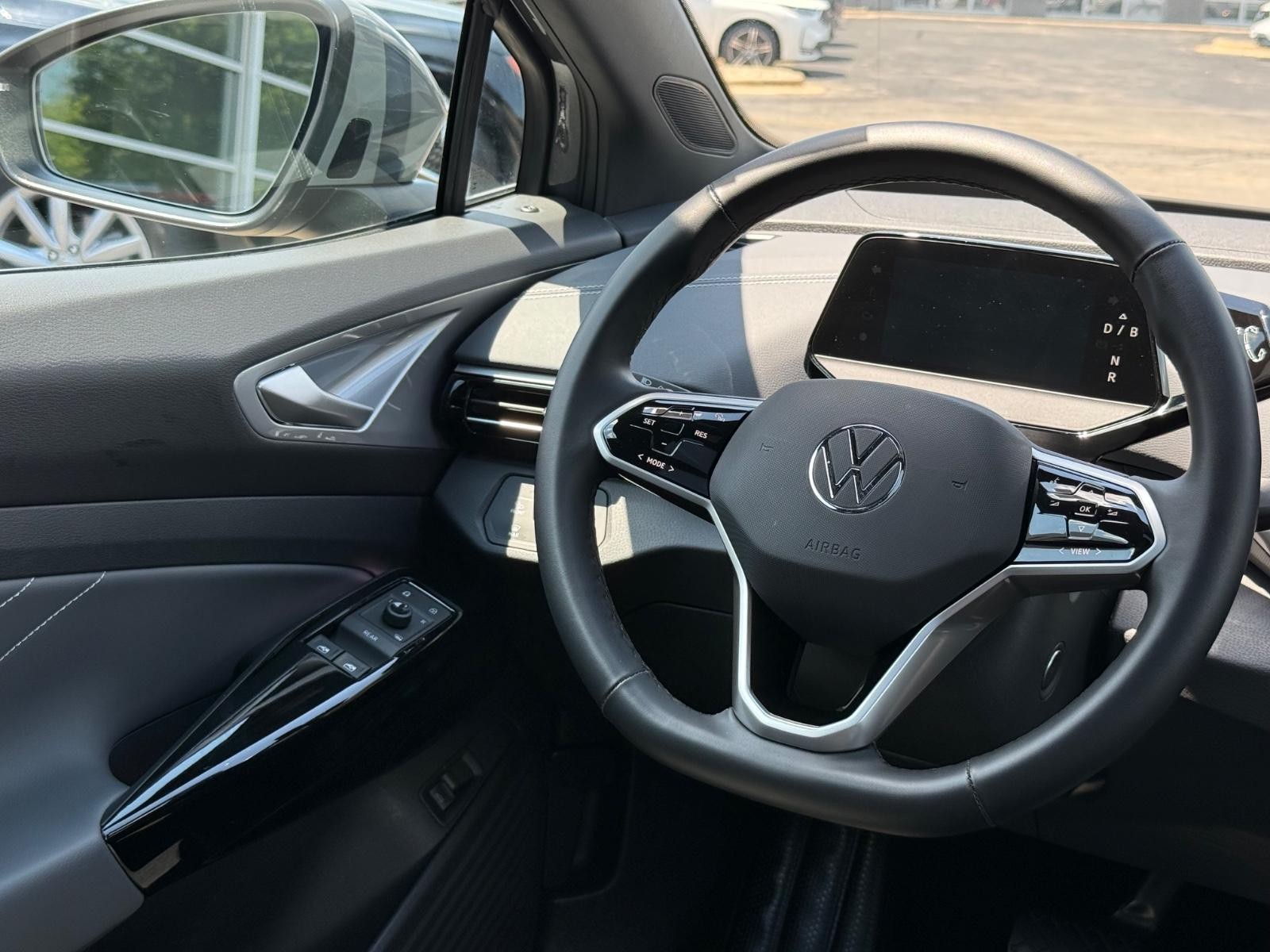 Volkswagen ID.4 Vehicle Image 12