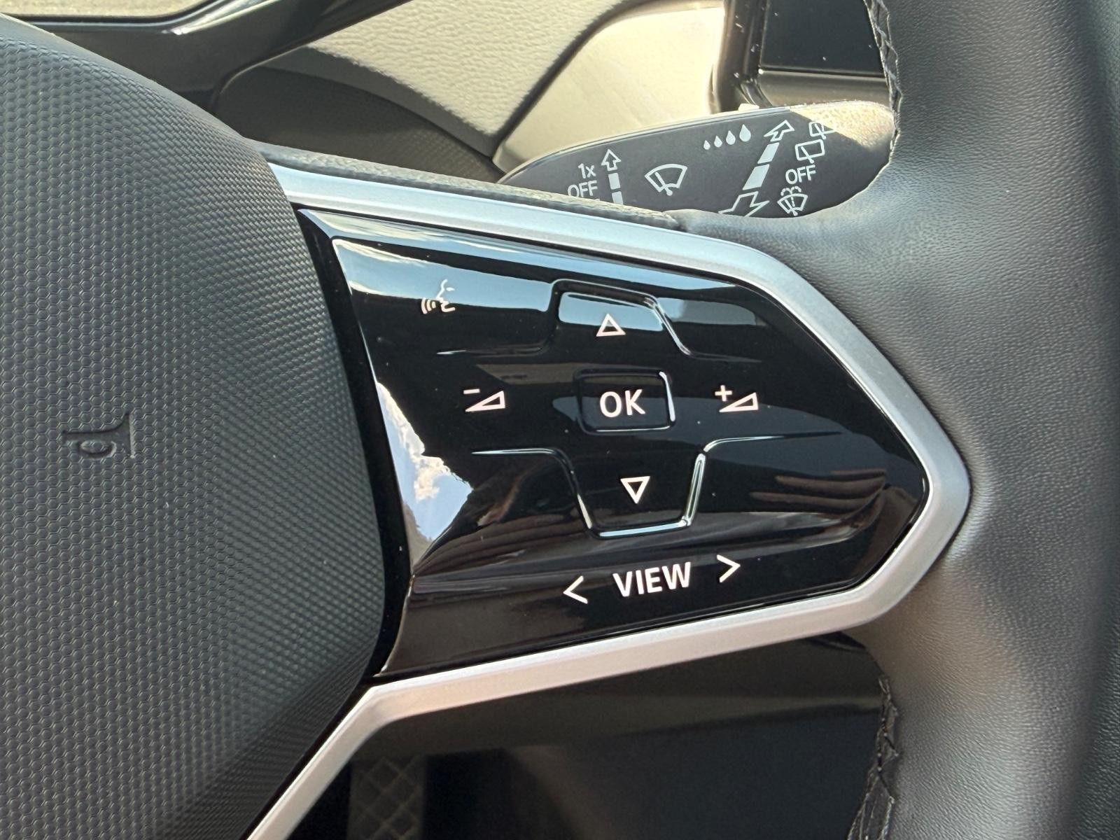 Volkswagen ID.4 Vehicle Image 15