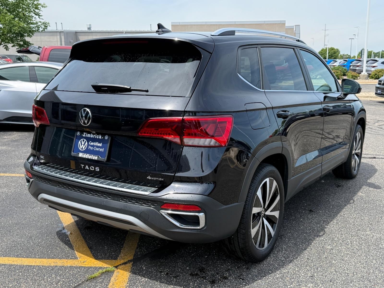 Volkswagen Taos Vehicle Image 03