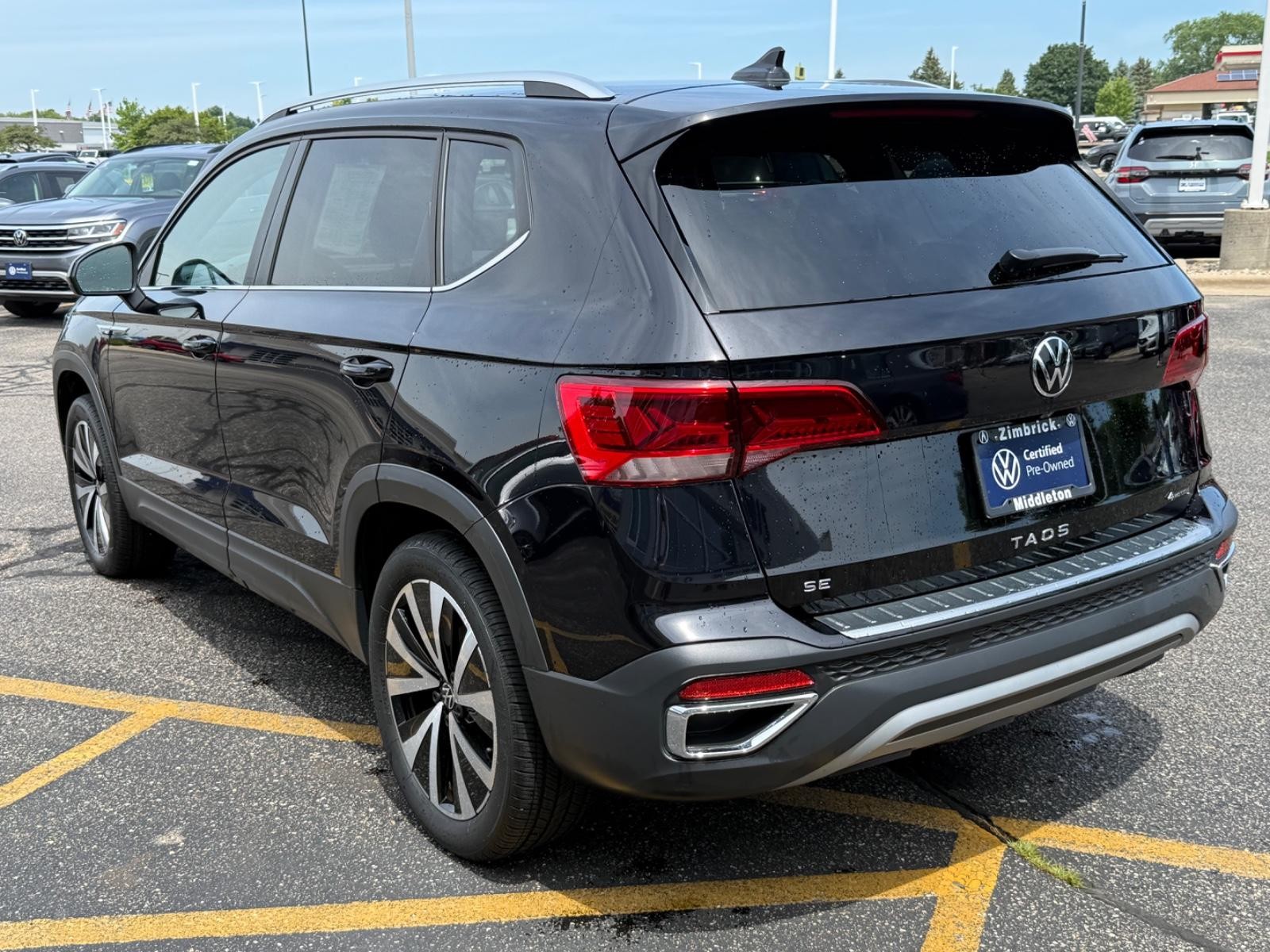 Volkswagen Taos Vehicle Image 06