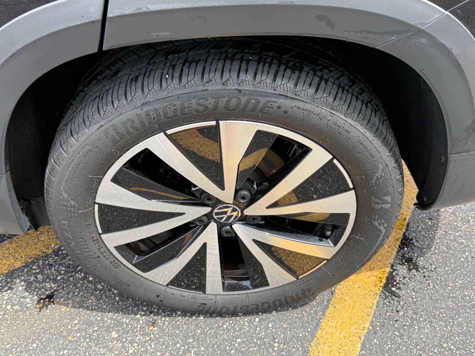 Volkswagen Taos Vehicle Image 07