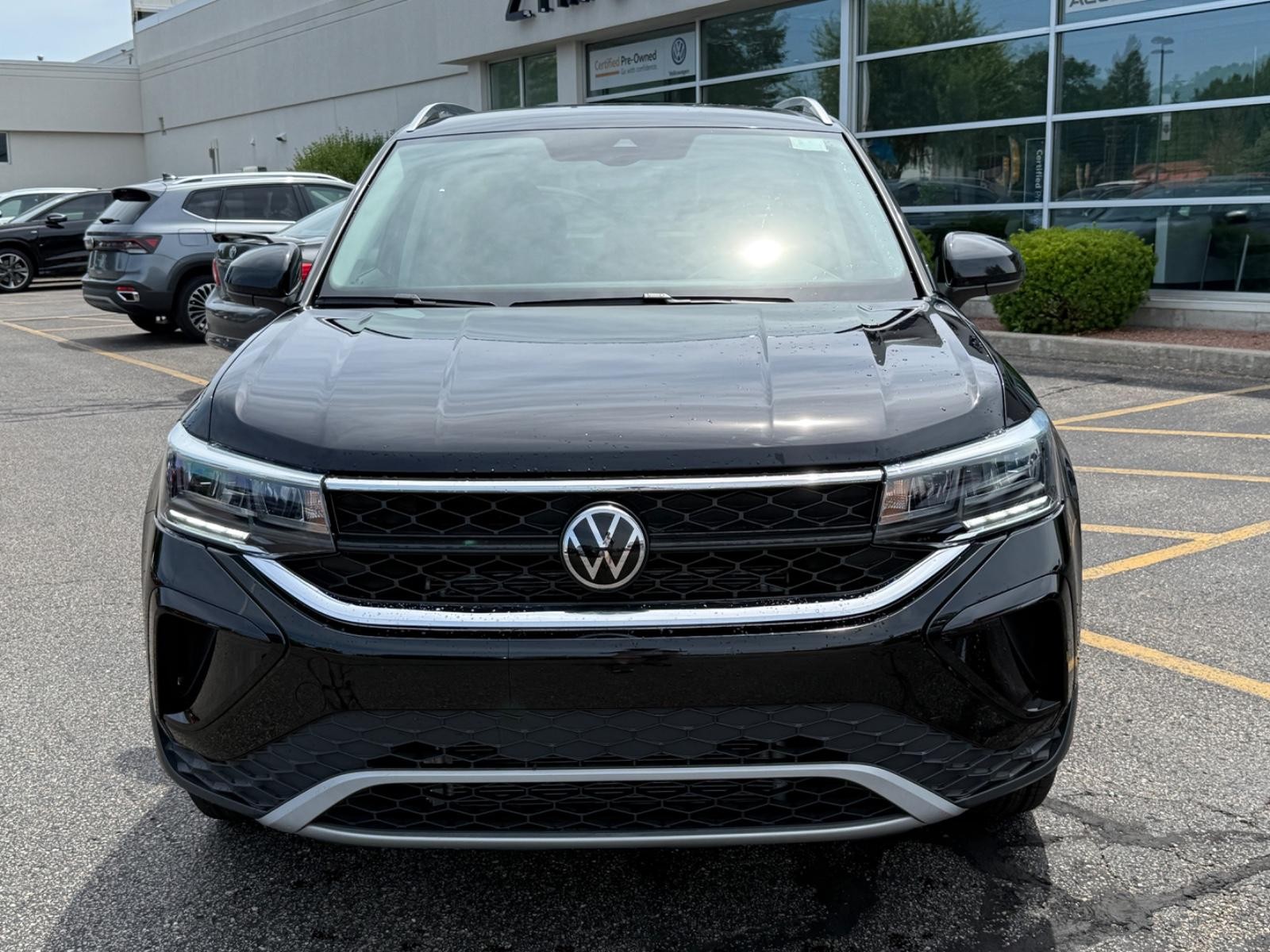 Volkswagen Taos Vehicle Image 09