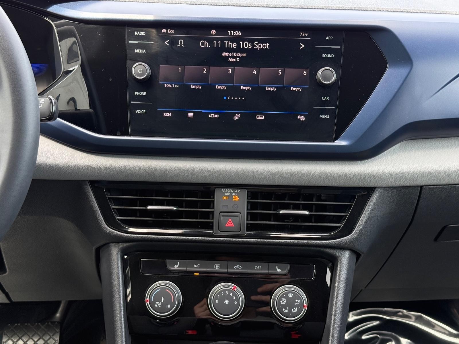 Volkswagen Taos Vehicle Image 12