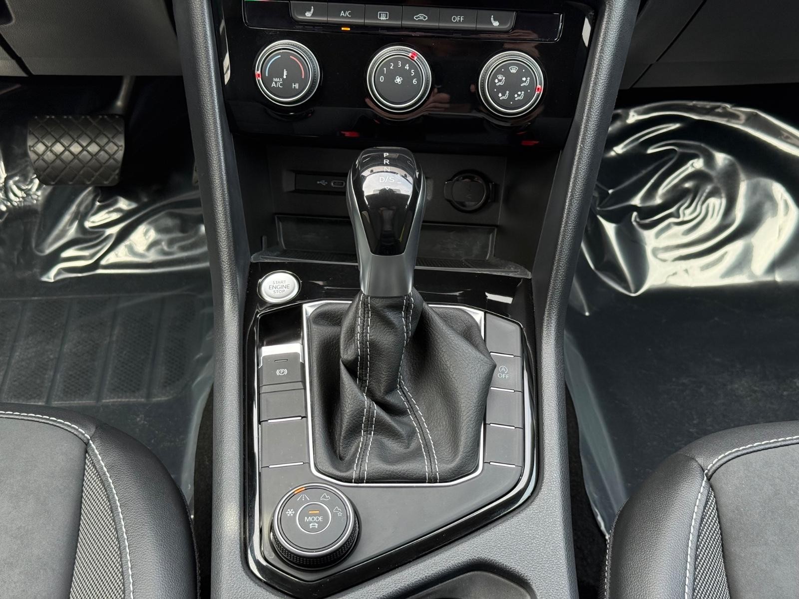 Volkswagen Taos Vehicle Image 13