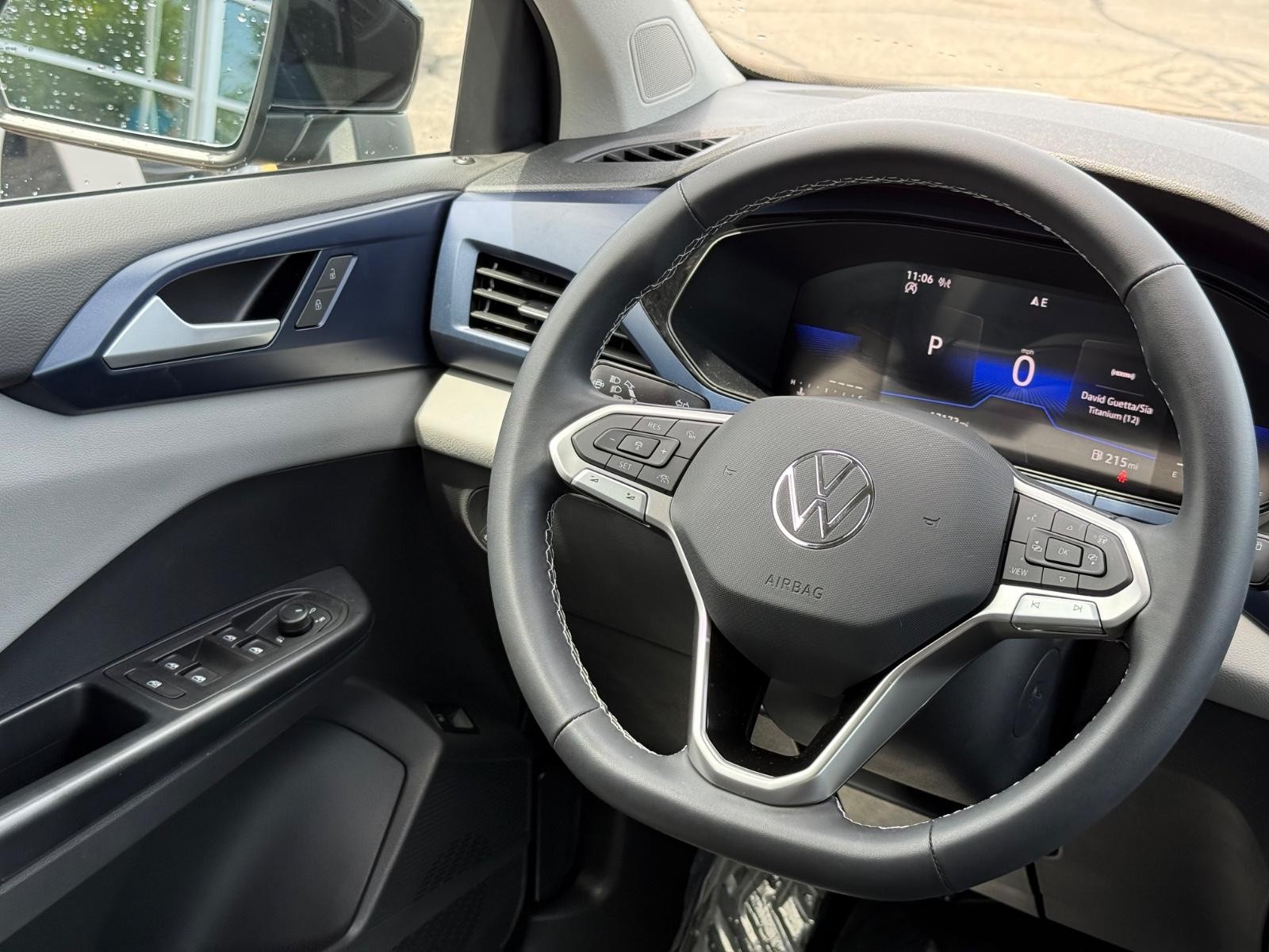 Volkswagen Taos Vehicle Image 14