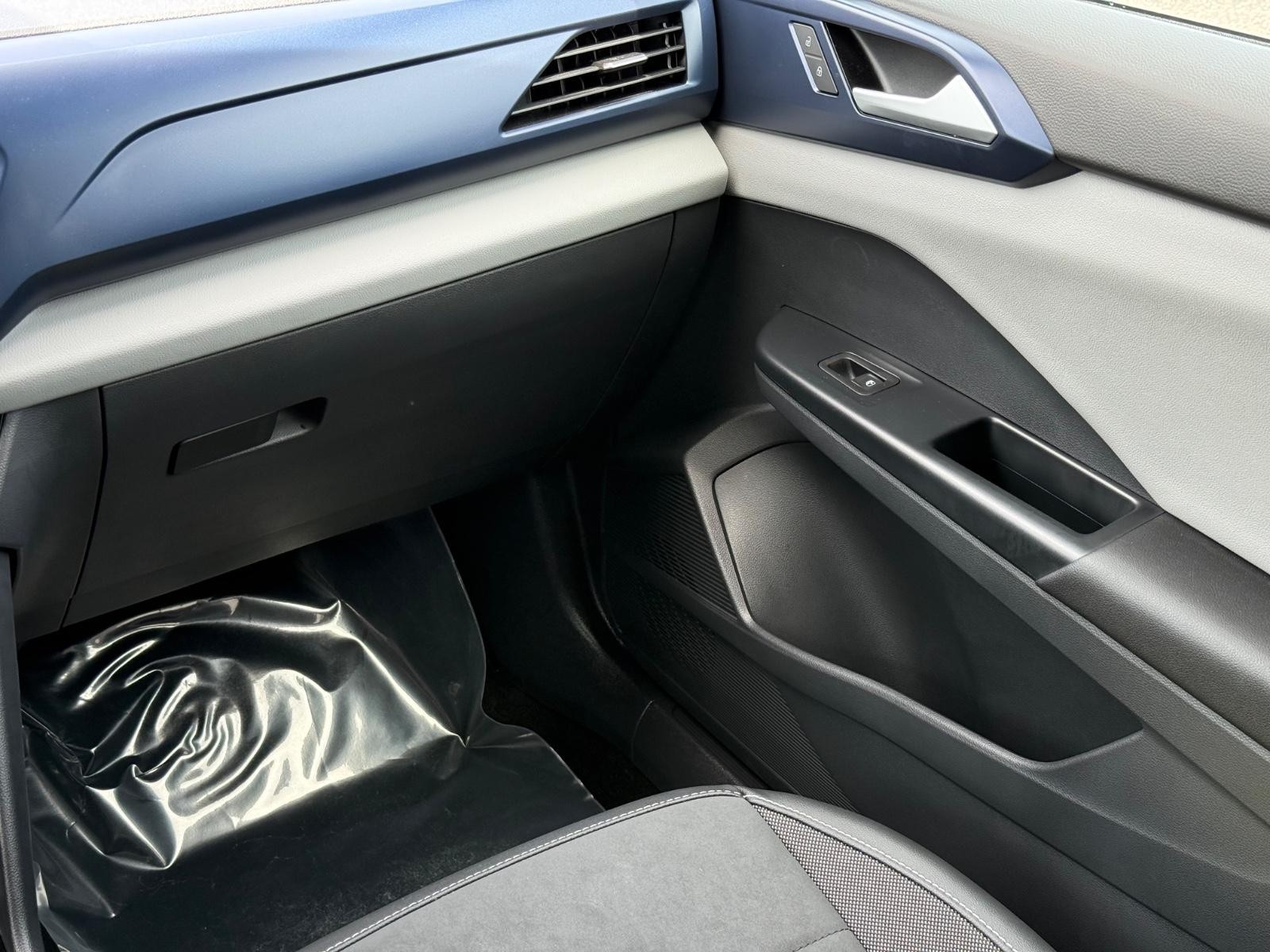 Volkswagen Taos Vehicle Image 15