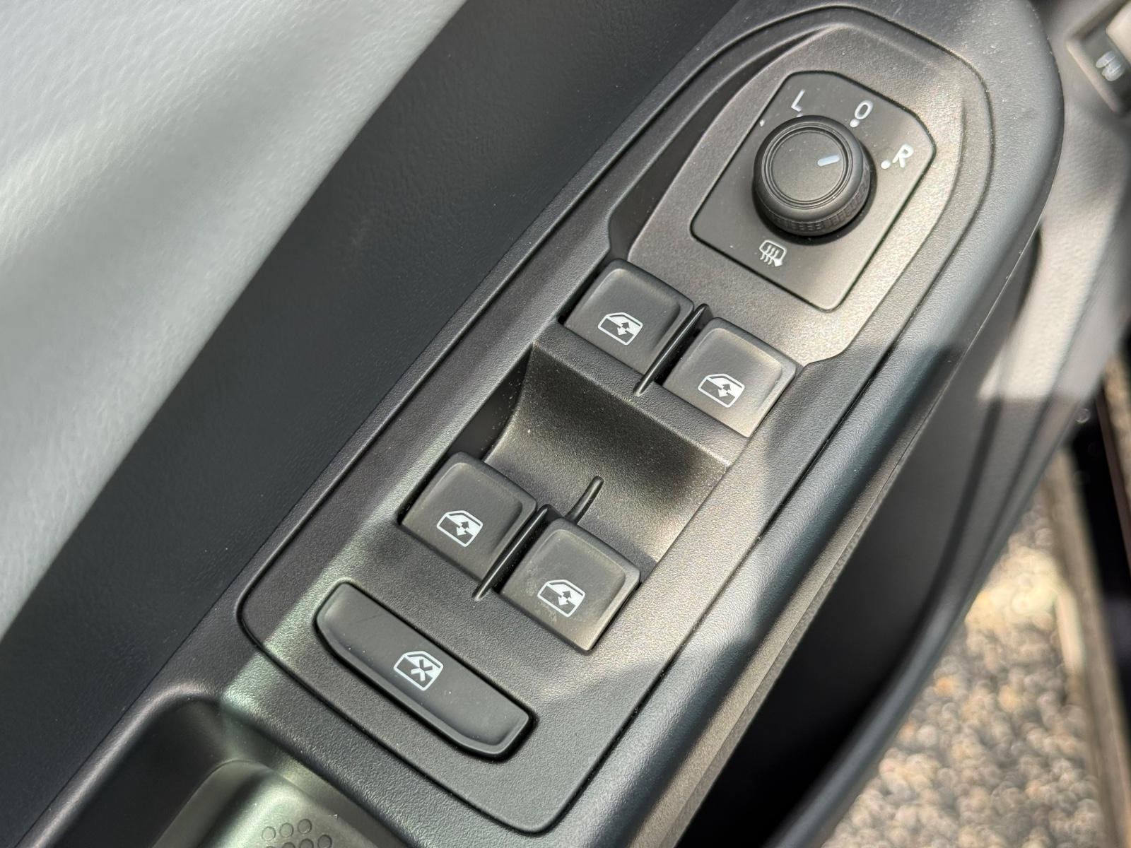 Volkswagen Taos Vehicle Image 21
