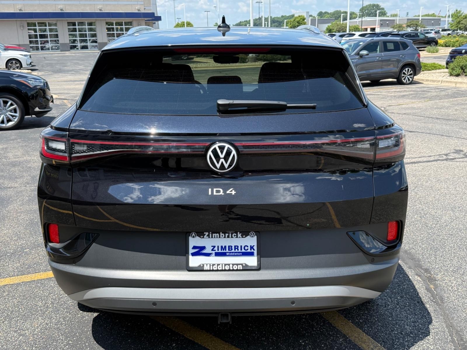 Volkswagen ID.4 Vehicle Image 04