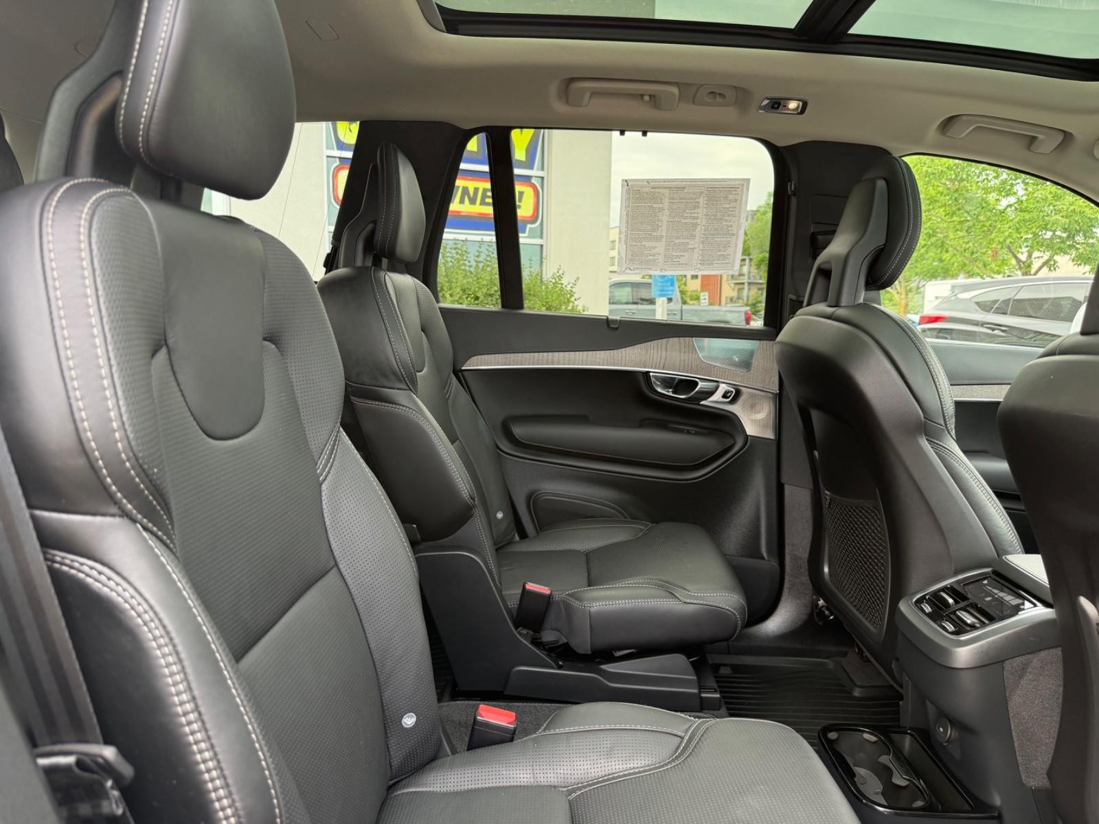 Volvo XC90 Vehicle Image 10