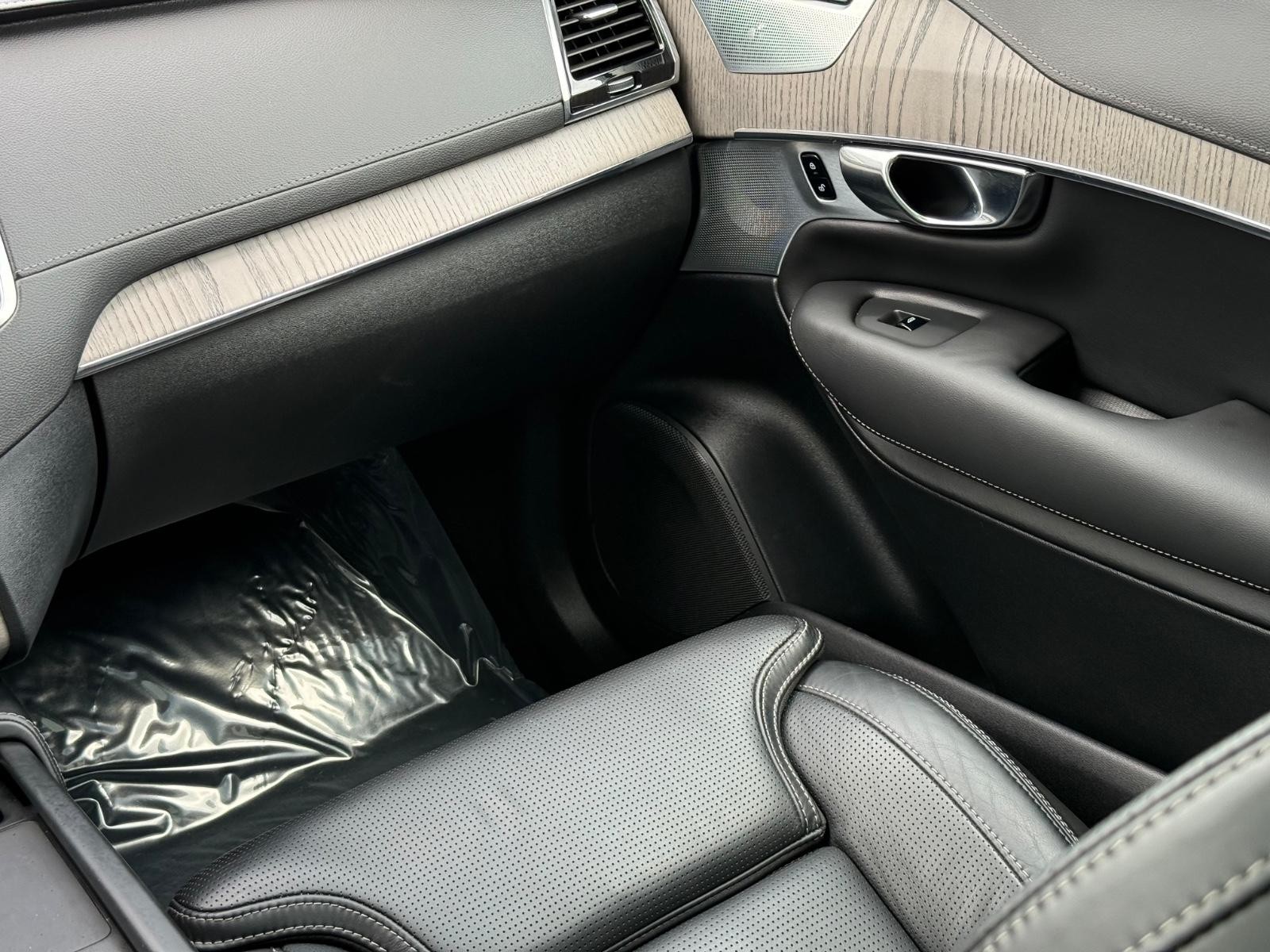 Volvo XC90 Vehicle Image 16