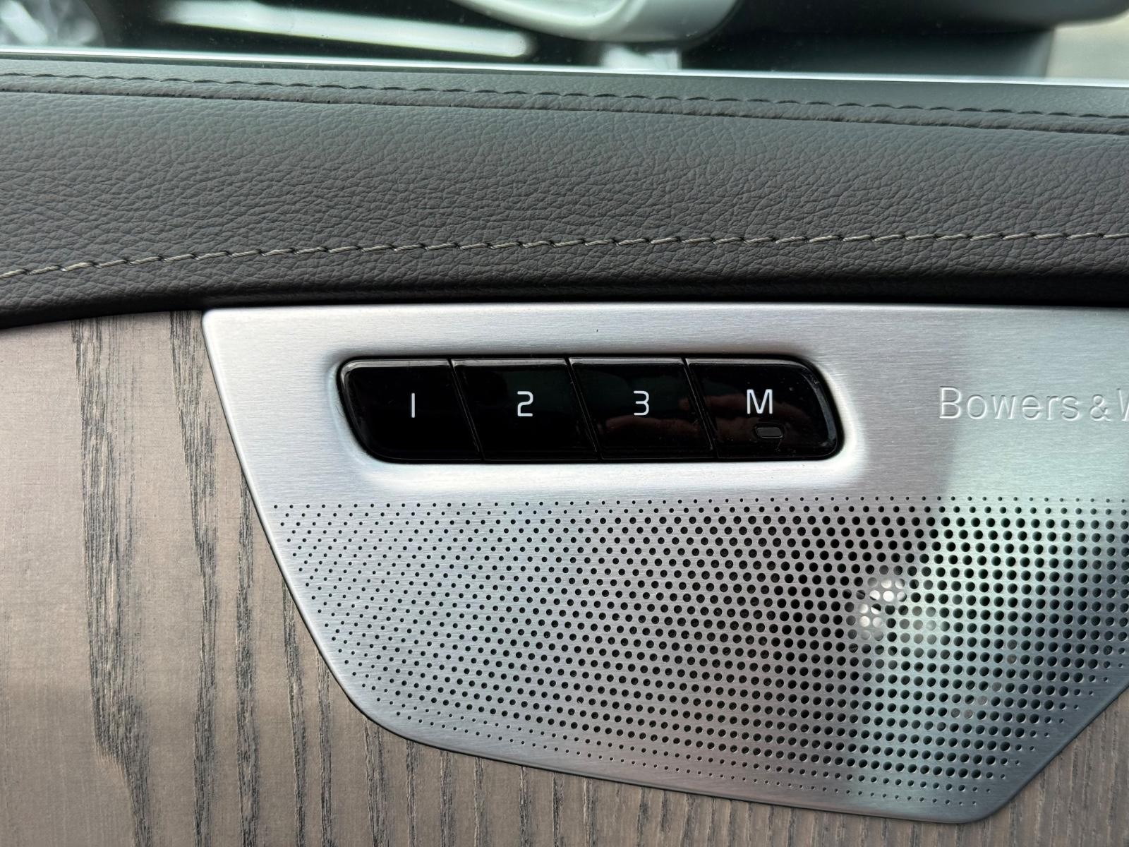 Volvo XC90 Vehicle Image 17