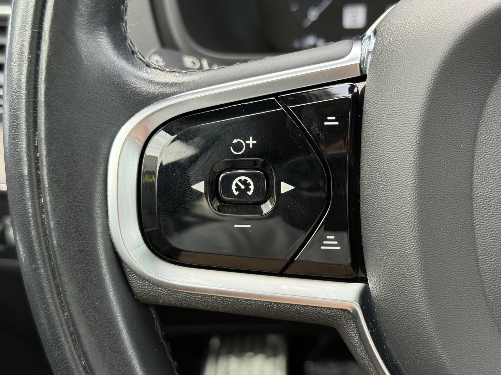 Volvo XC90 Vehicle Image 18